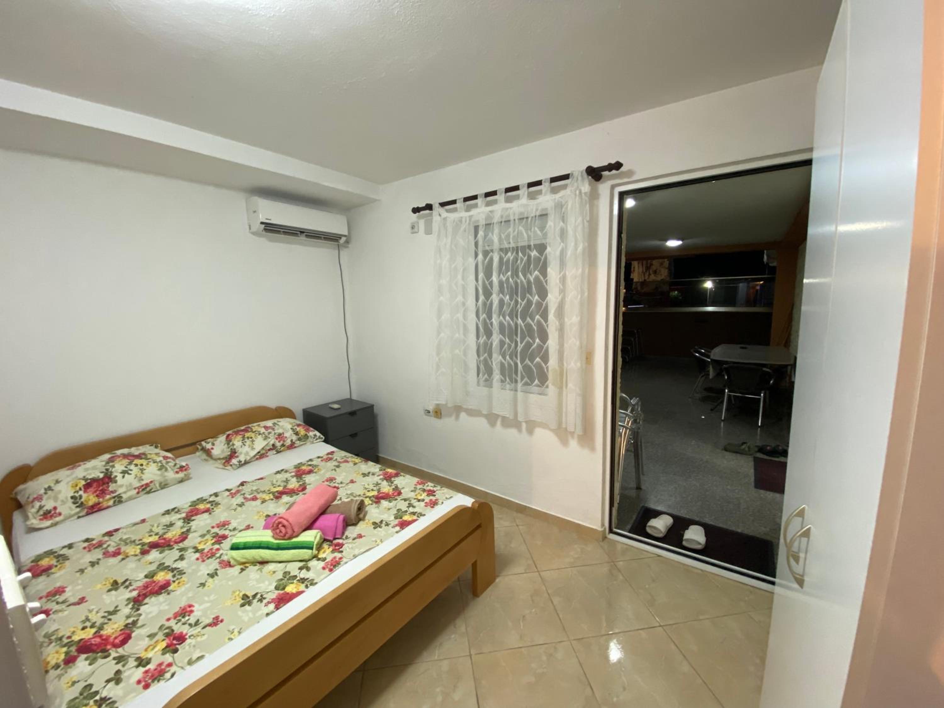 Apartments Zalli