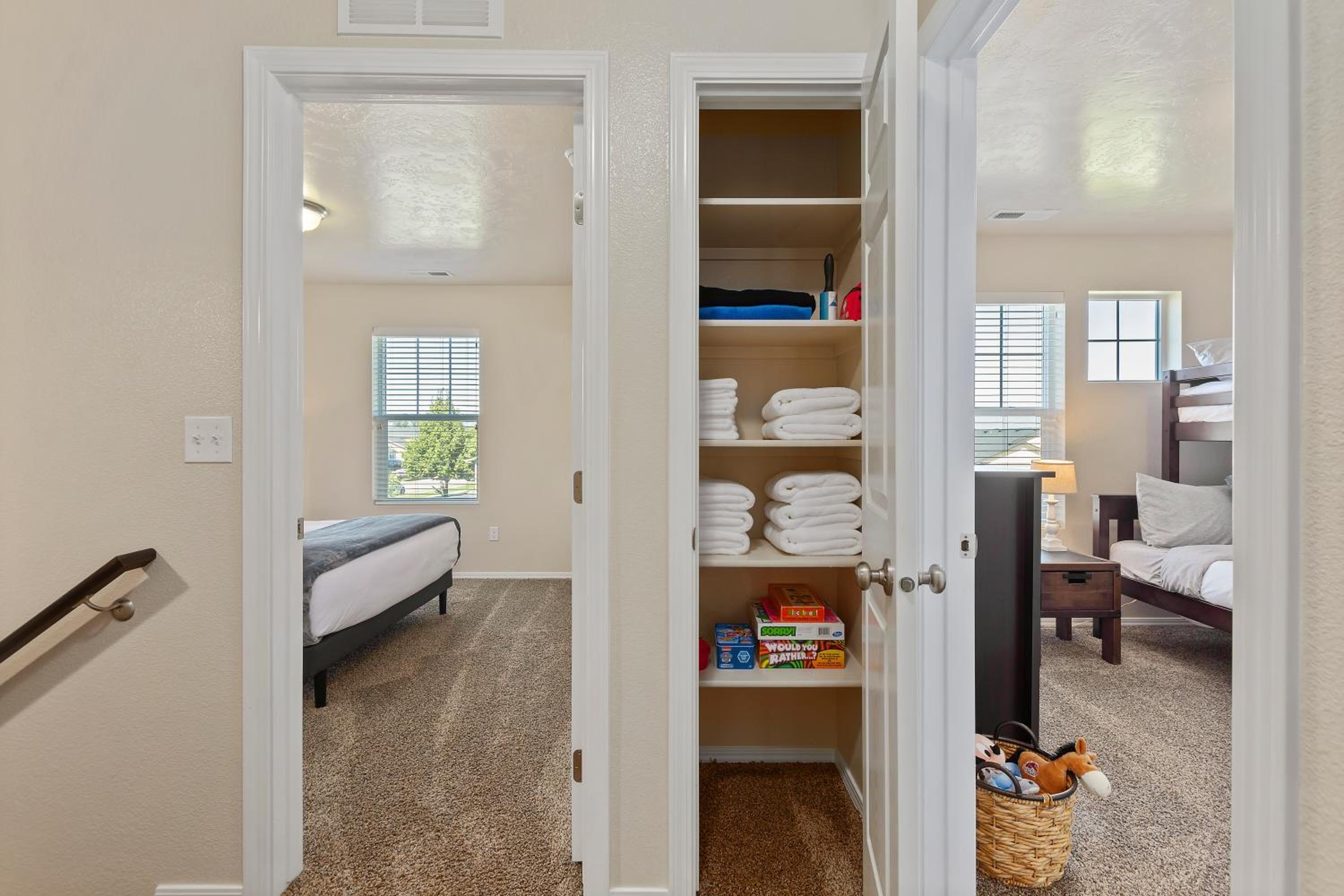 Pet Friendly Stay Sleeps 9 Pool Workspace view 4