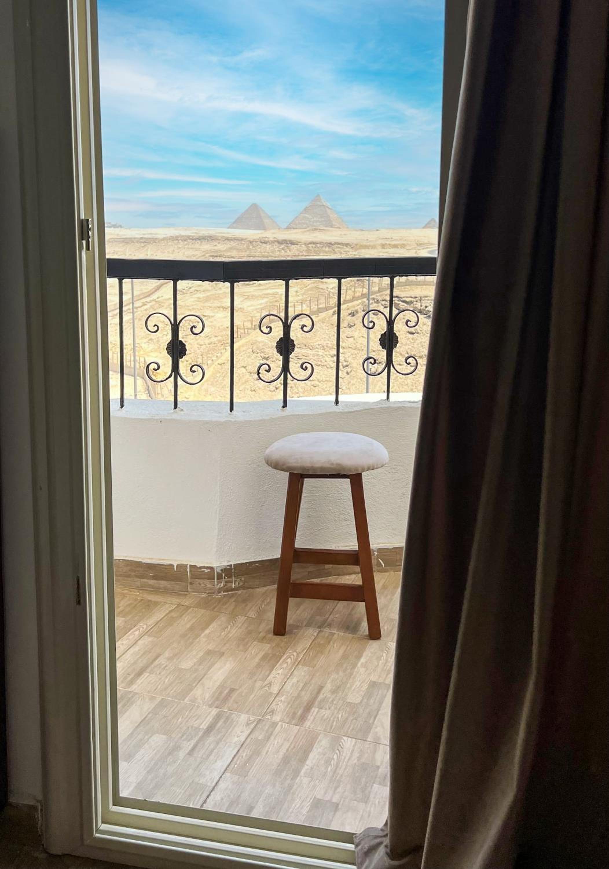 Atlantis Pyramids Inn New