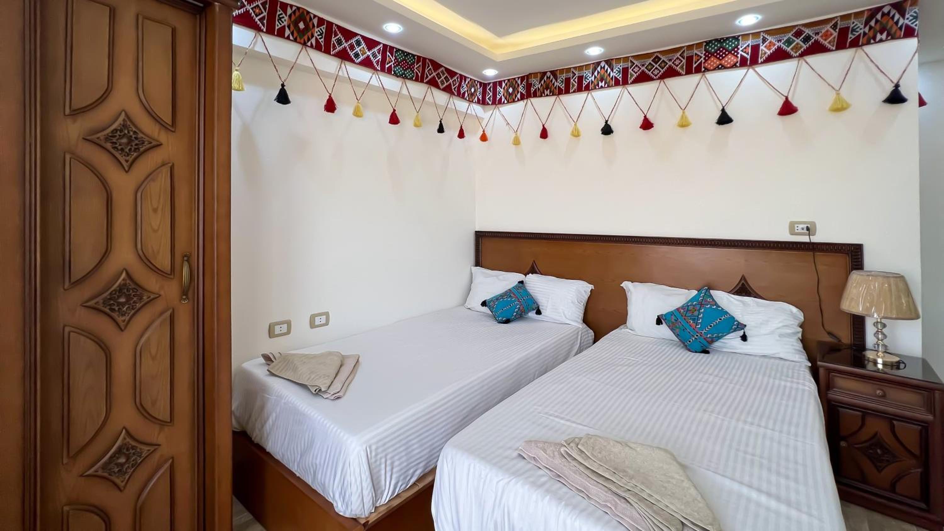 Atlantis Pyramids Inn New