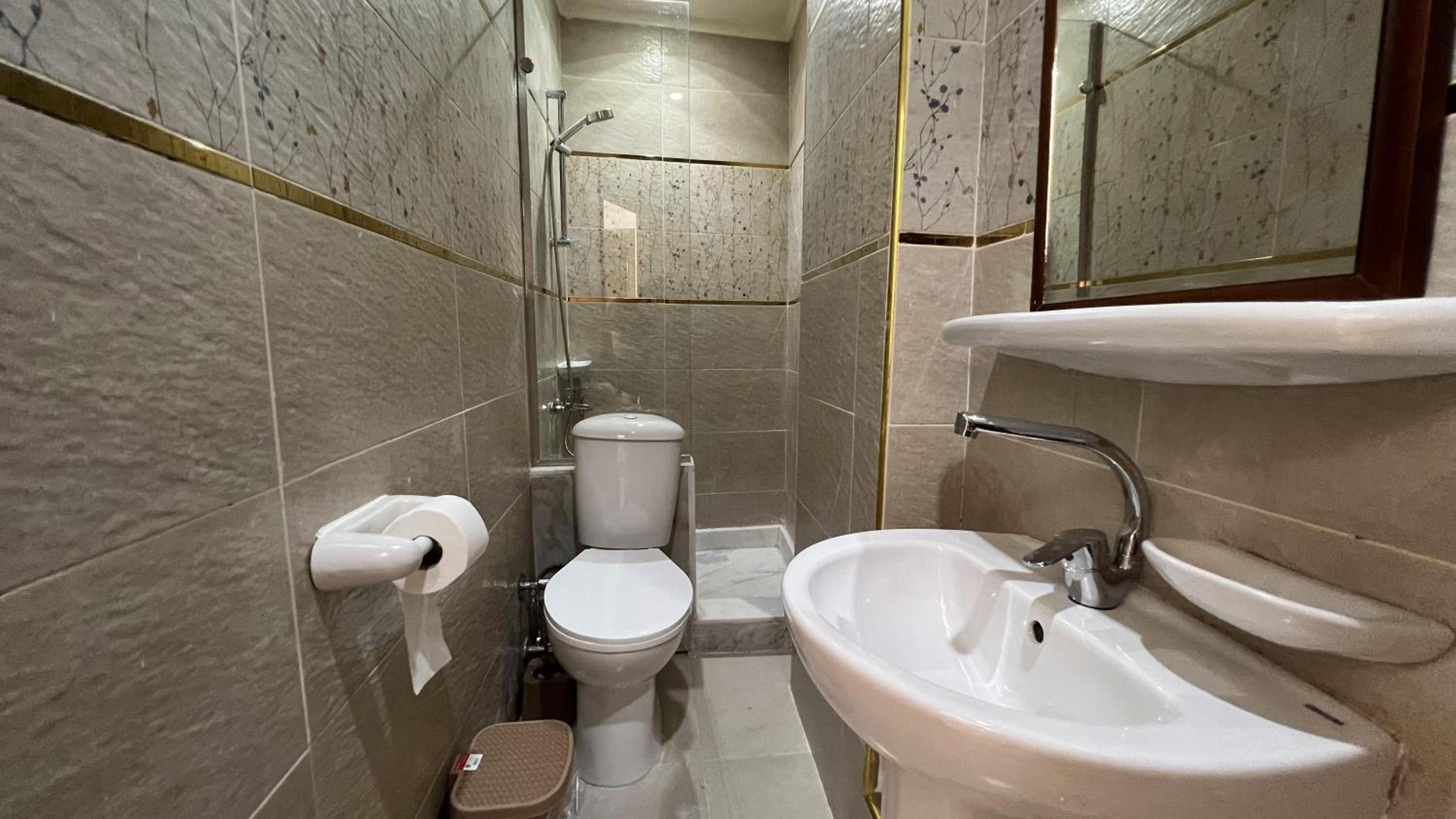 Atlantis Pyramids Inn New