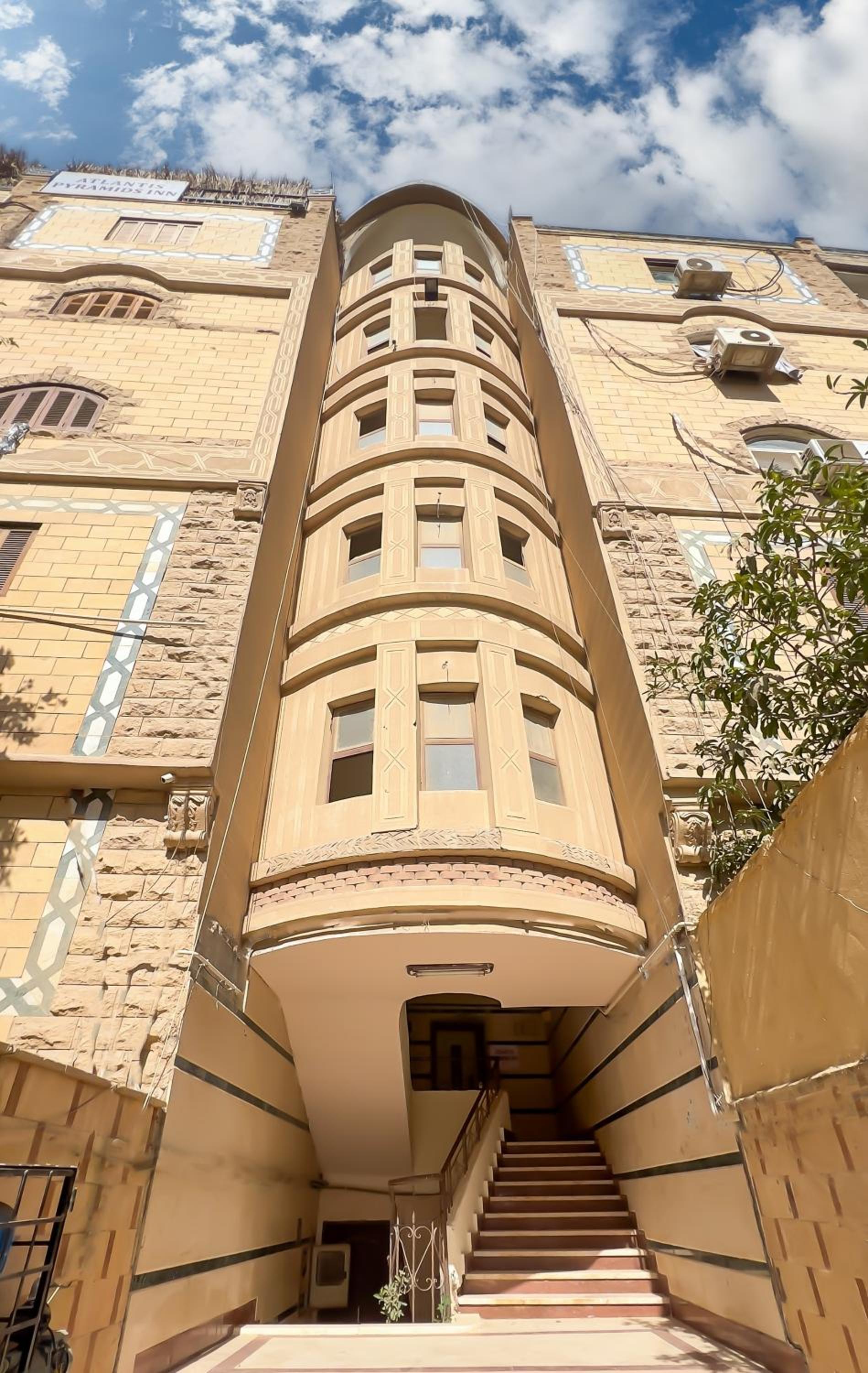 Atlantis Pyramids Inn New