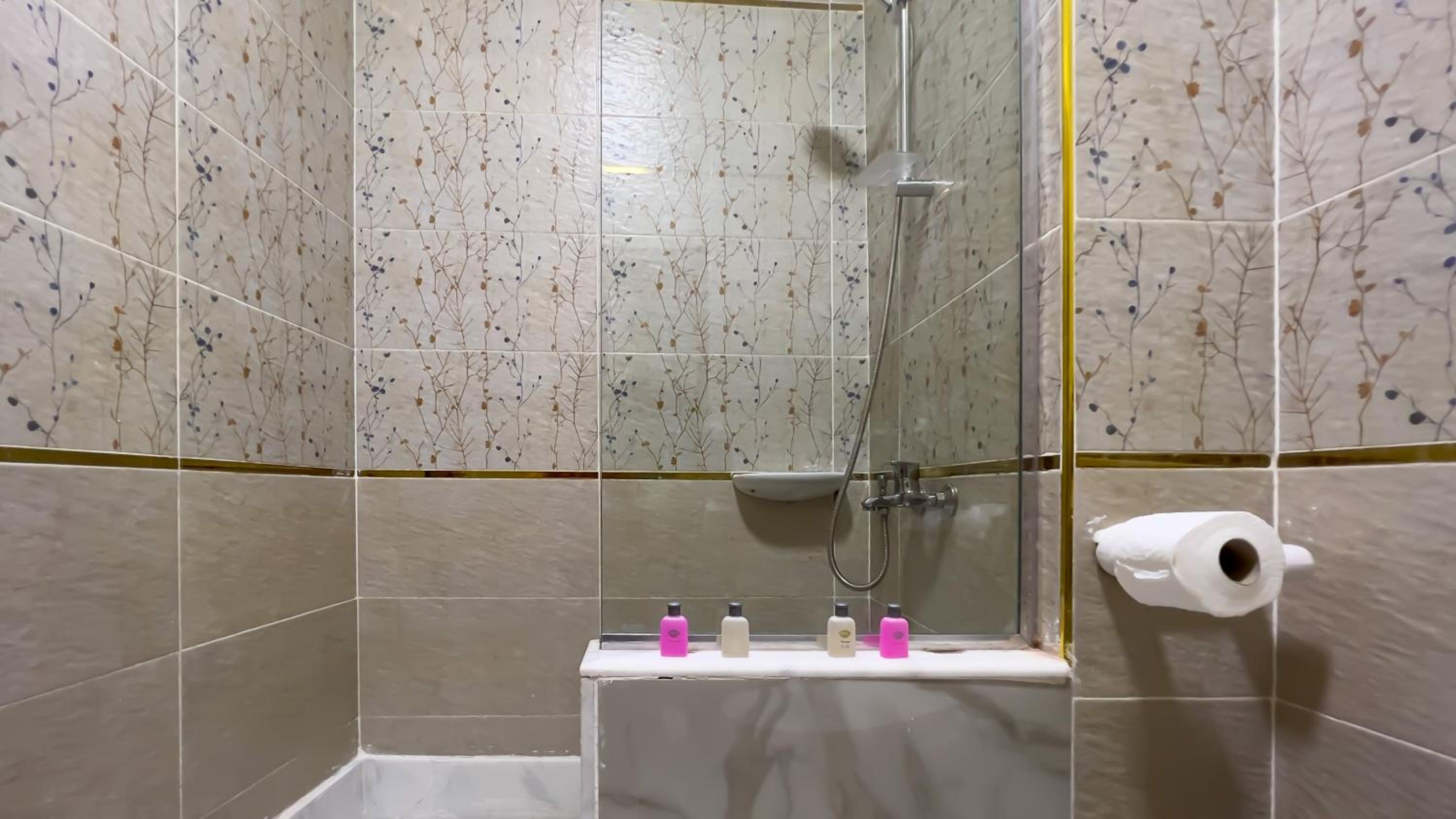 Atlantis Pyramids Inn New