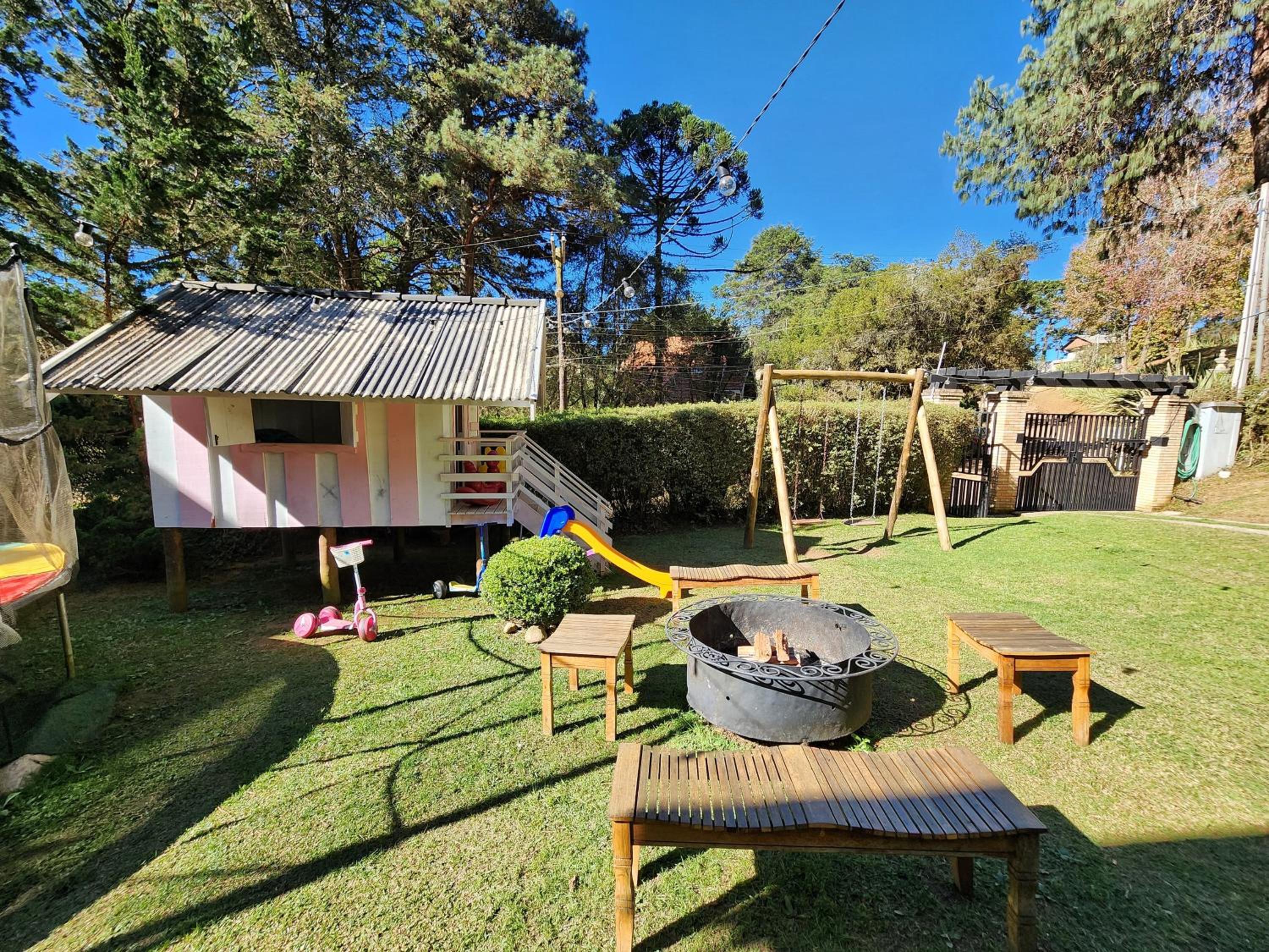 Casa Azul Campos do Jordão 4 km do centro turístico Capivari