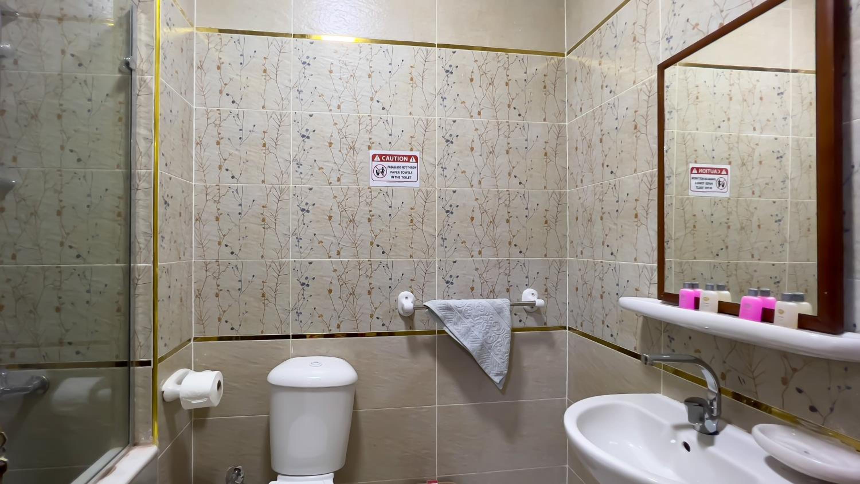 Atlantis Pyramids Inn New