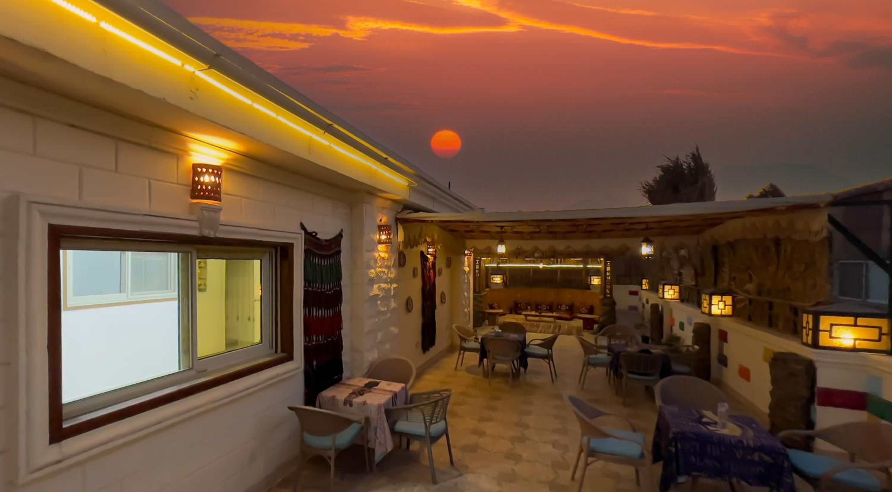 Atlantis Pyramids Inn New