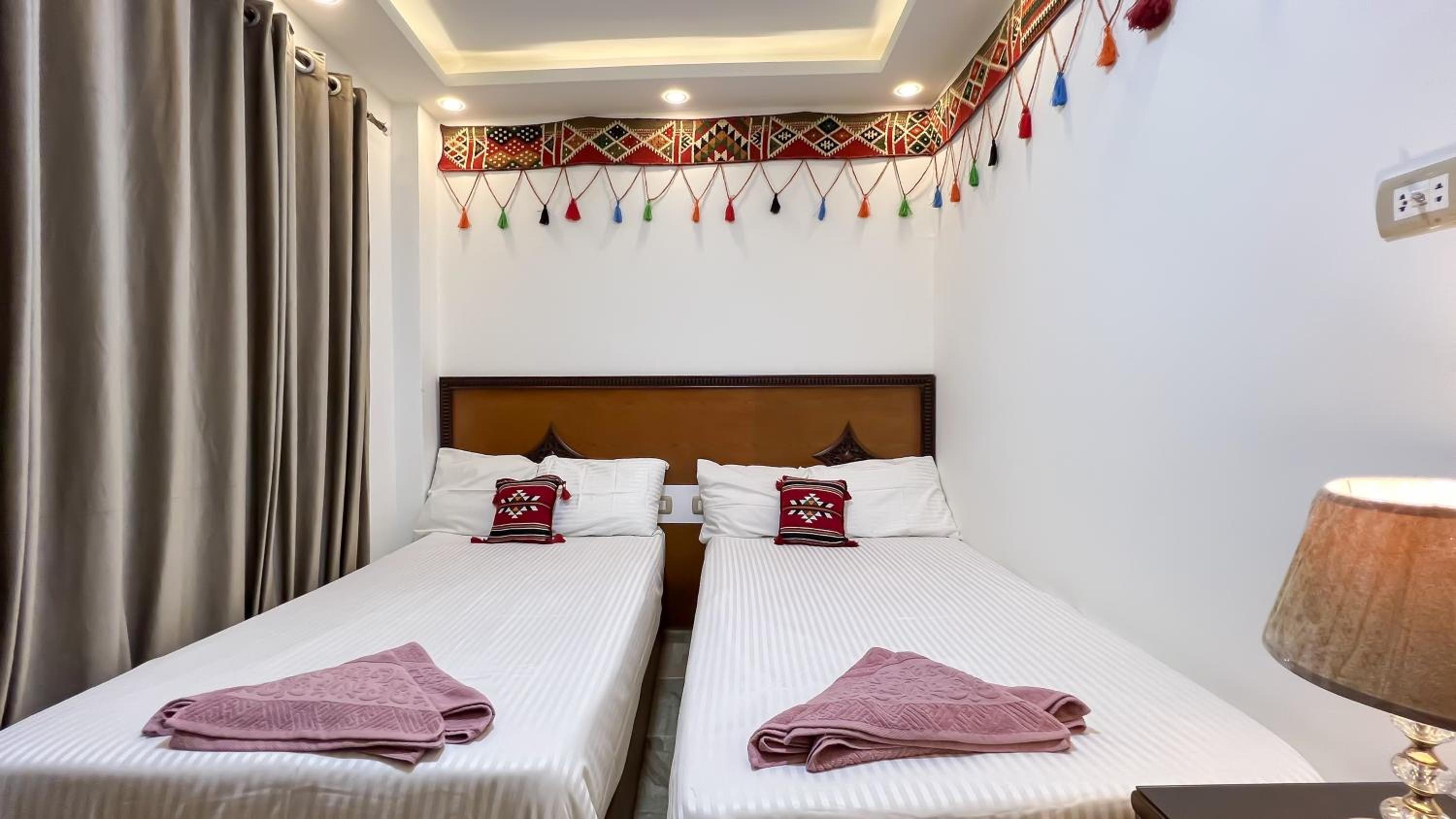 Atlantis Pyramids Inn New