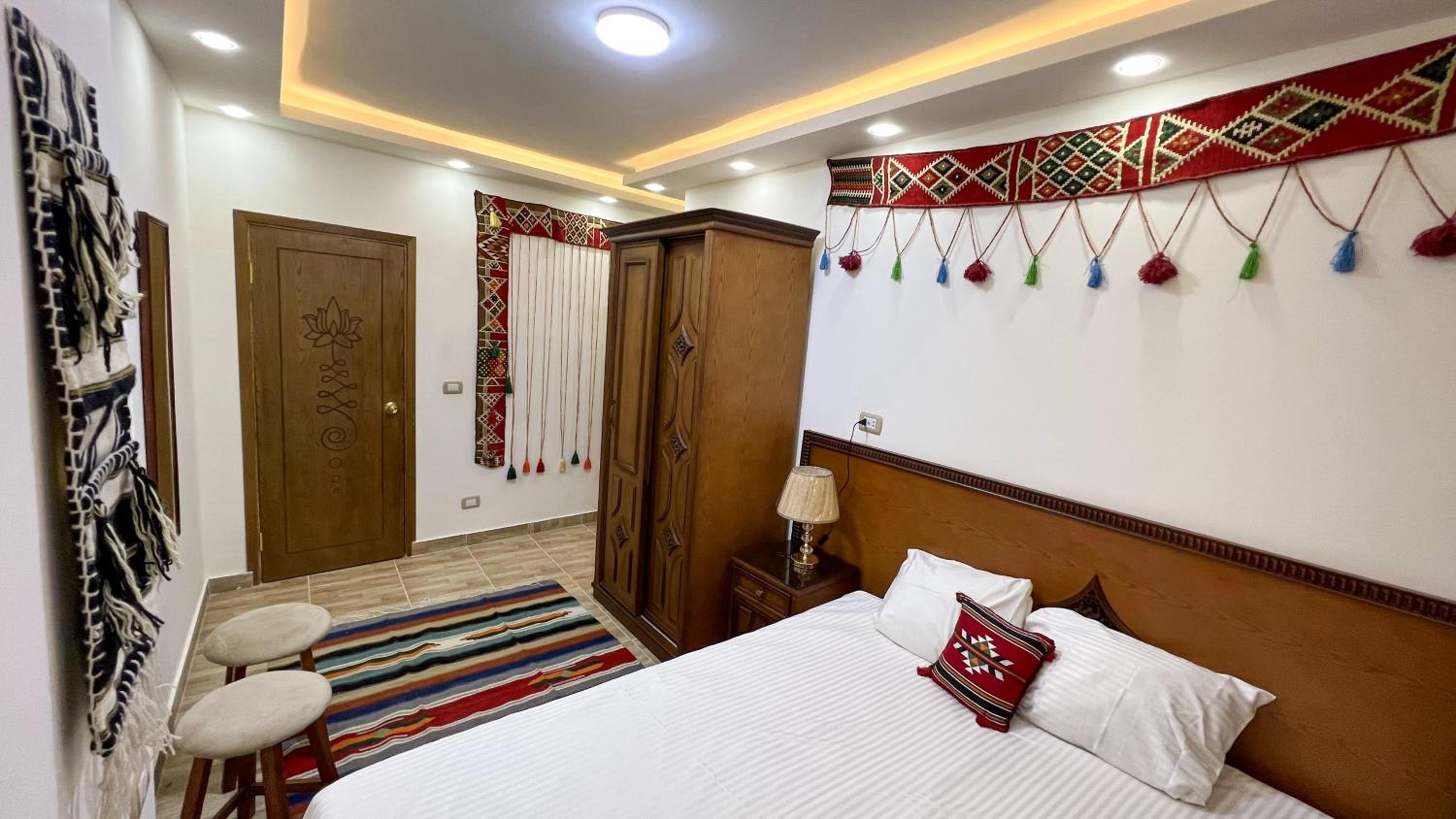 Atlantis Pyramids Inn New