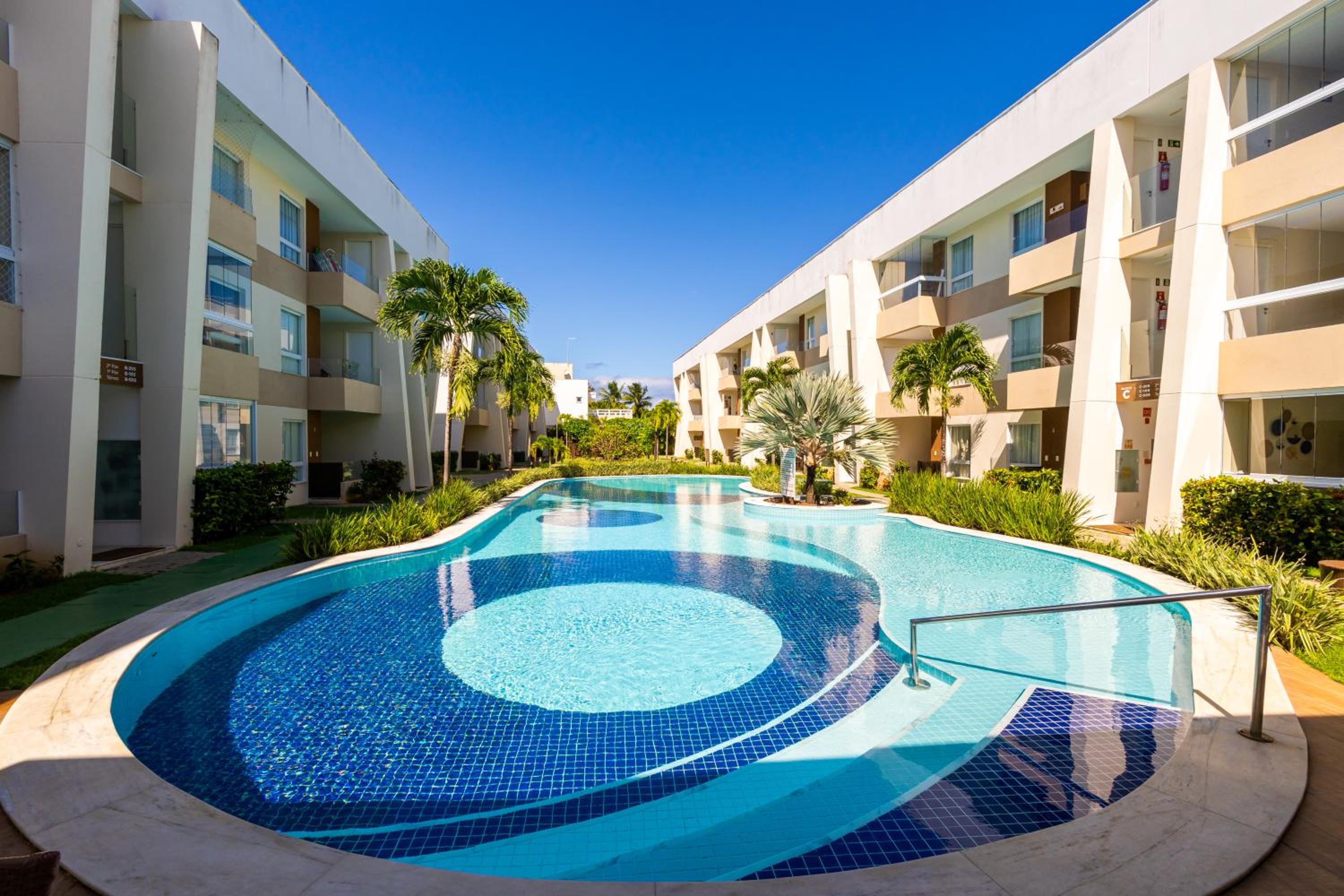 Apartment in Guarajuba with 2 Comfortable Suites.