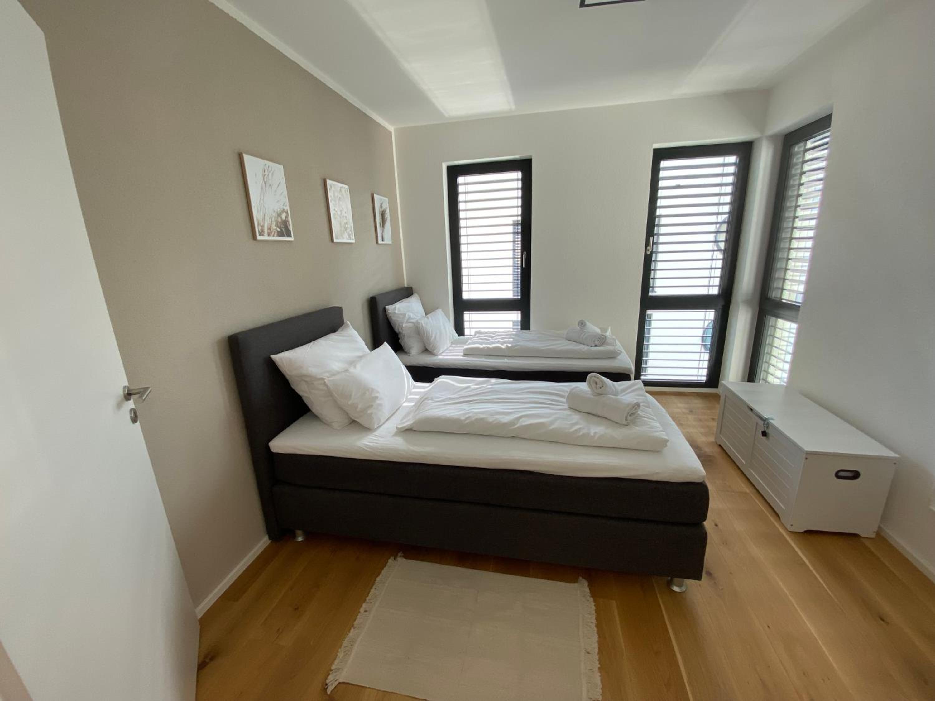 KEEP Hosting M11 Apartments am Kocher mit Balkon, Küche und Parkplatz