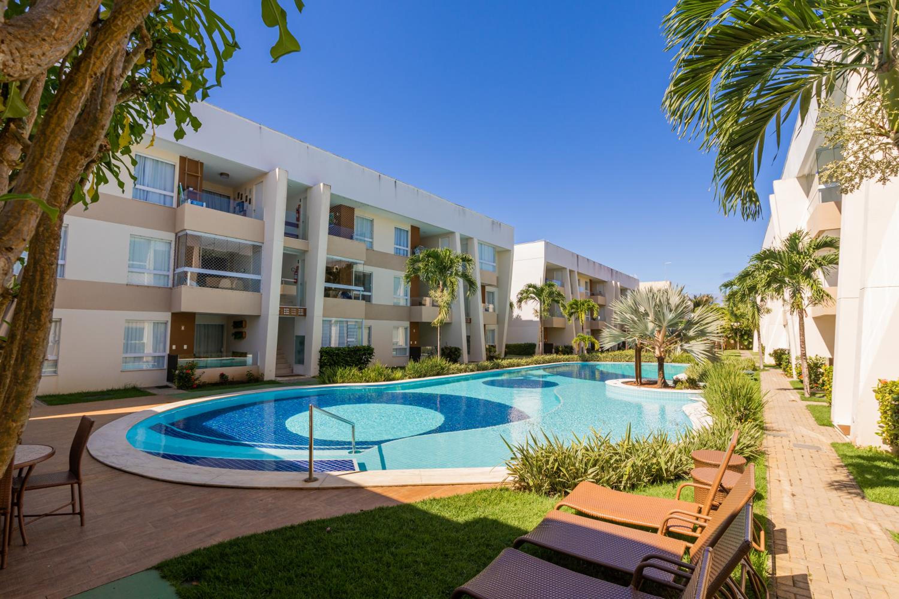 Apartment in Guarajuba with 2 Comfortable Suites.