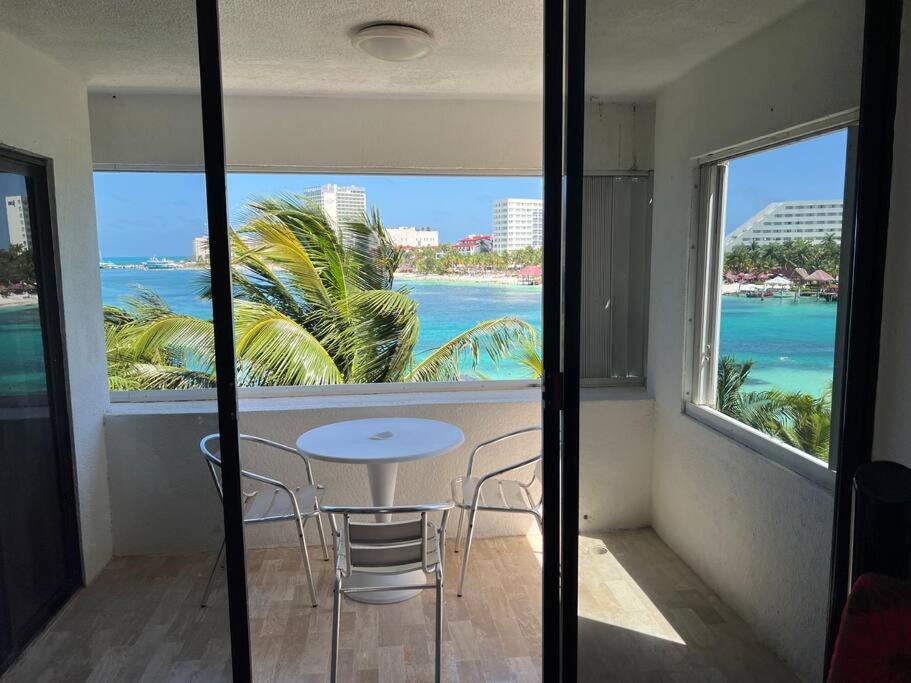 Amazing ocean front. 418