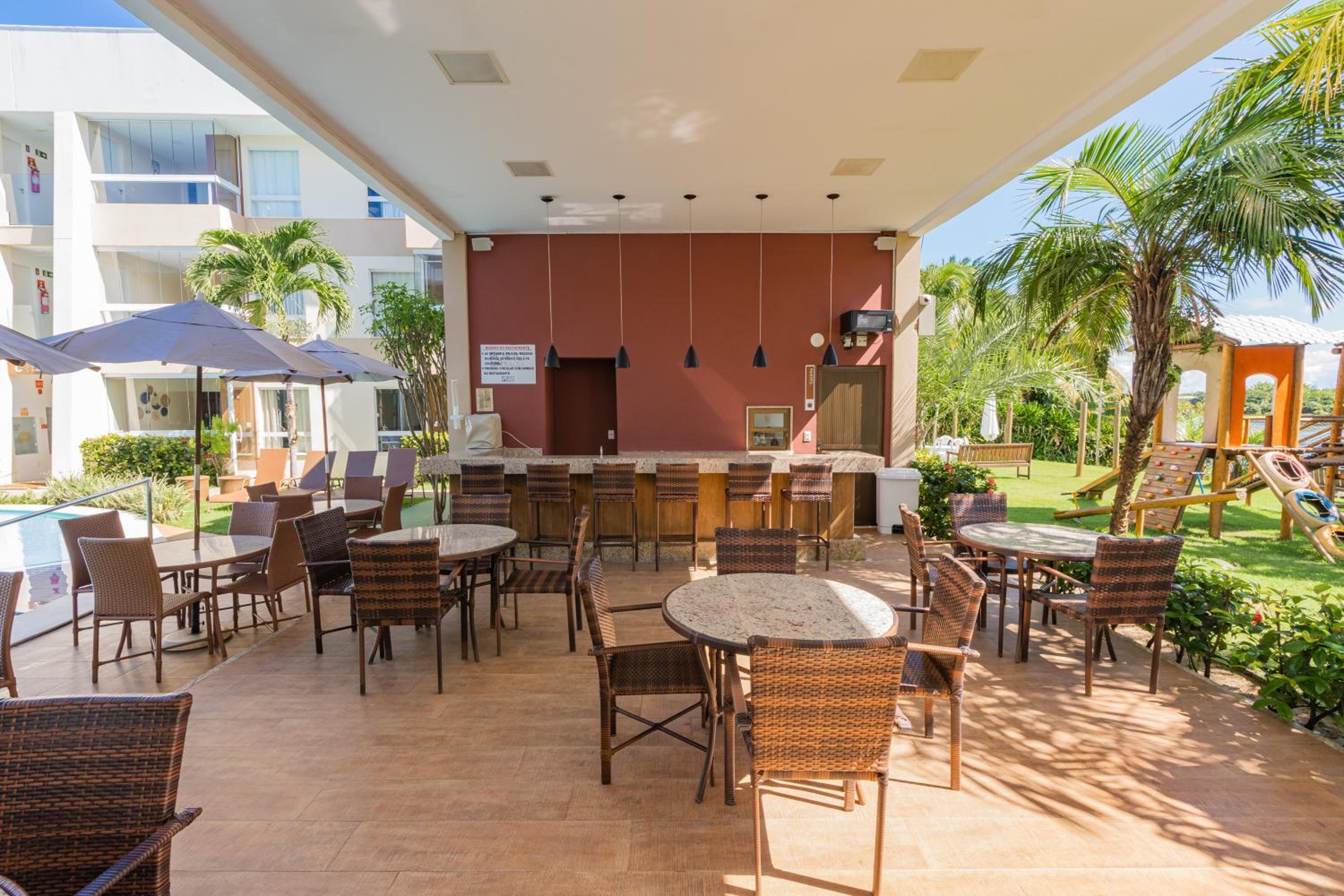 Apartment in Guarajuba with 2 Comfortable Suites.