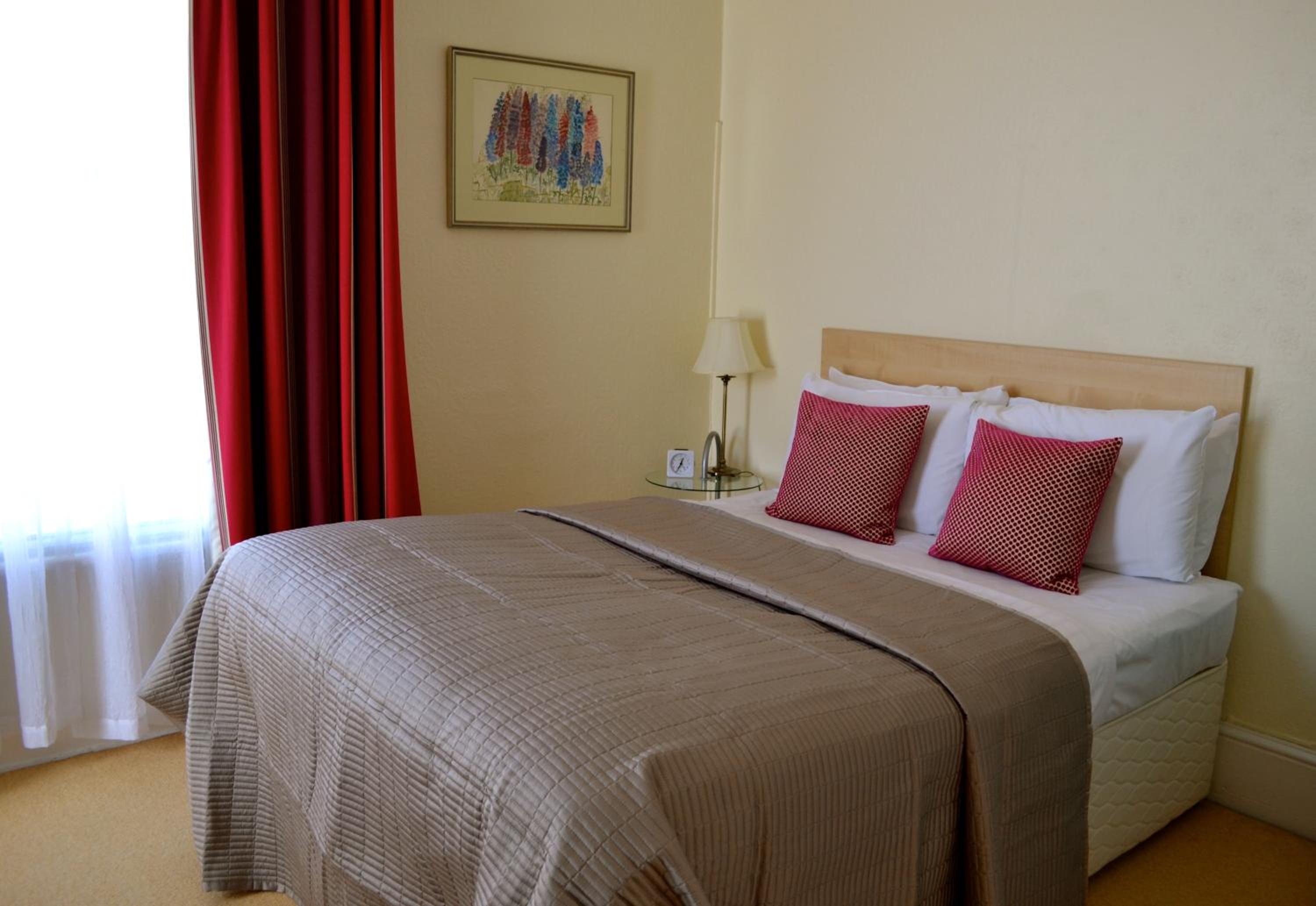 The Queen Hotel