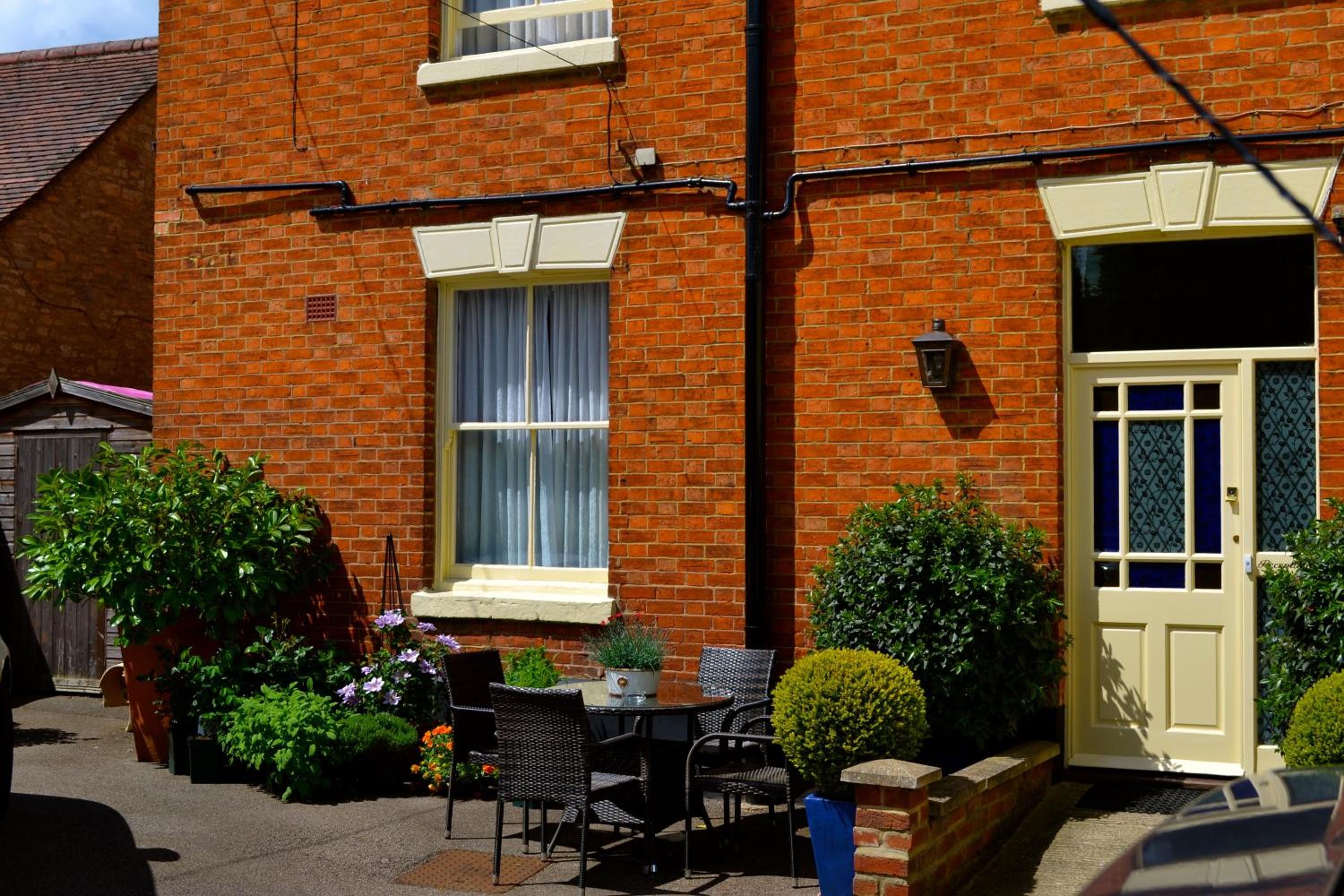 The Queen Hotel