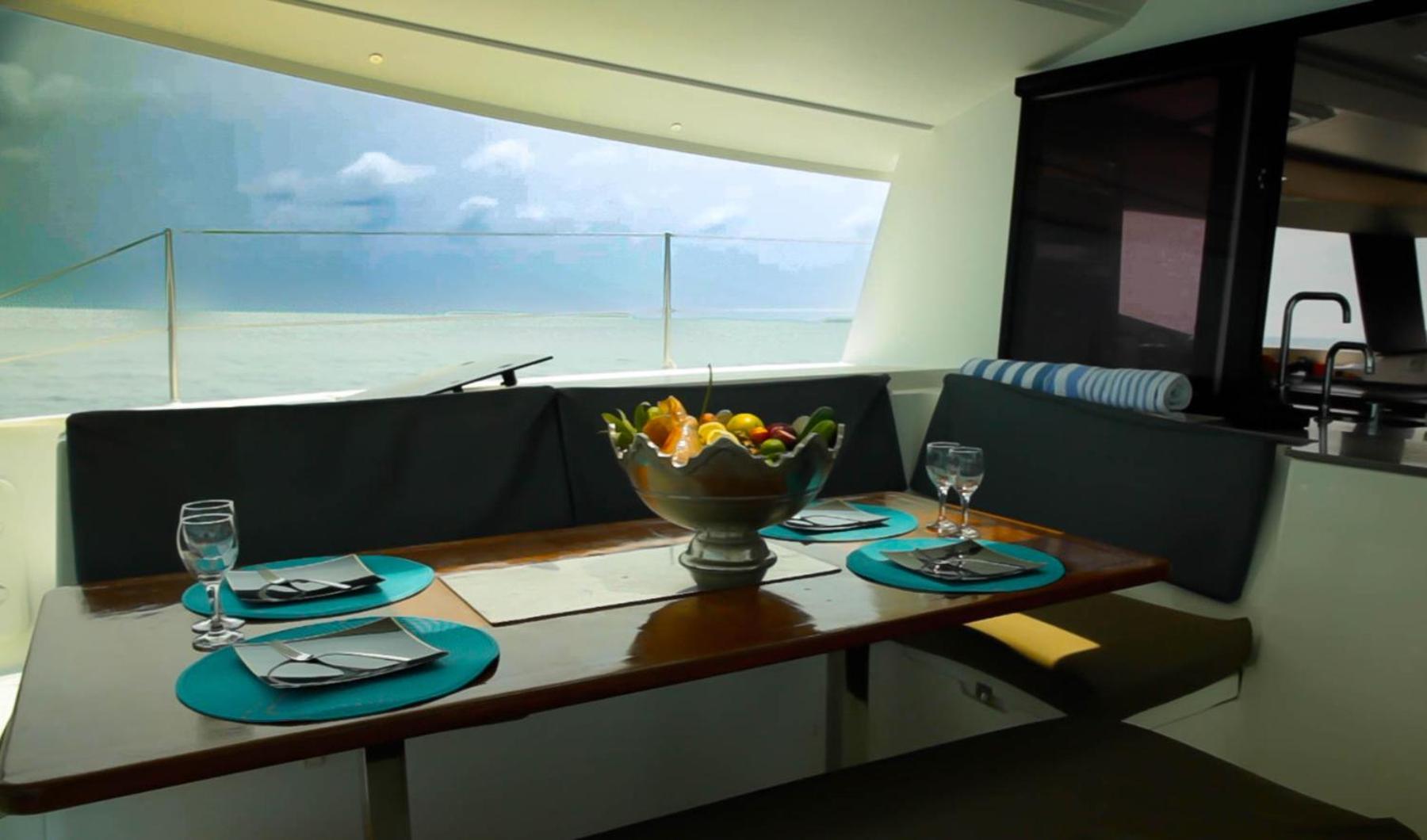 Placencia Sailing Catamaran Day Charter « Gingembre »