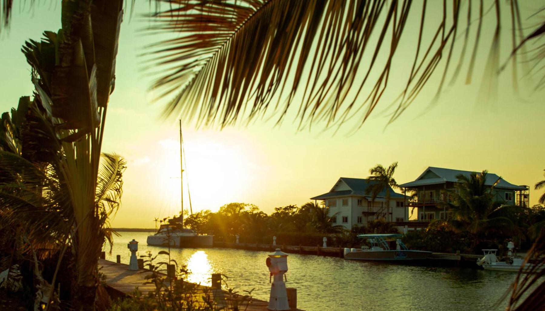 Placencia Sailing Catamaran Day Charter « Gingembre »