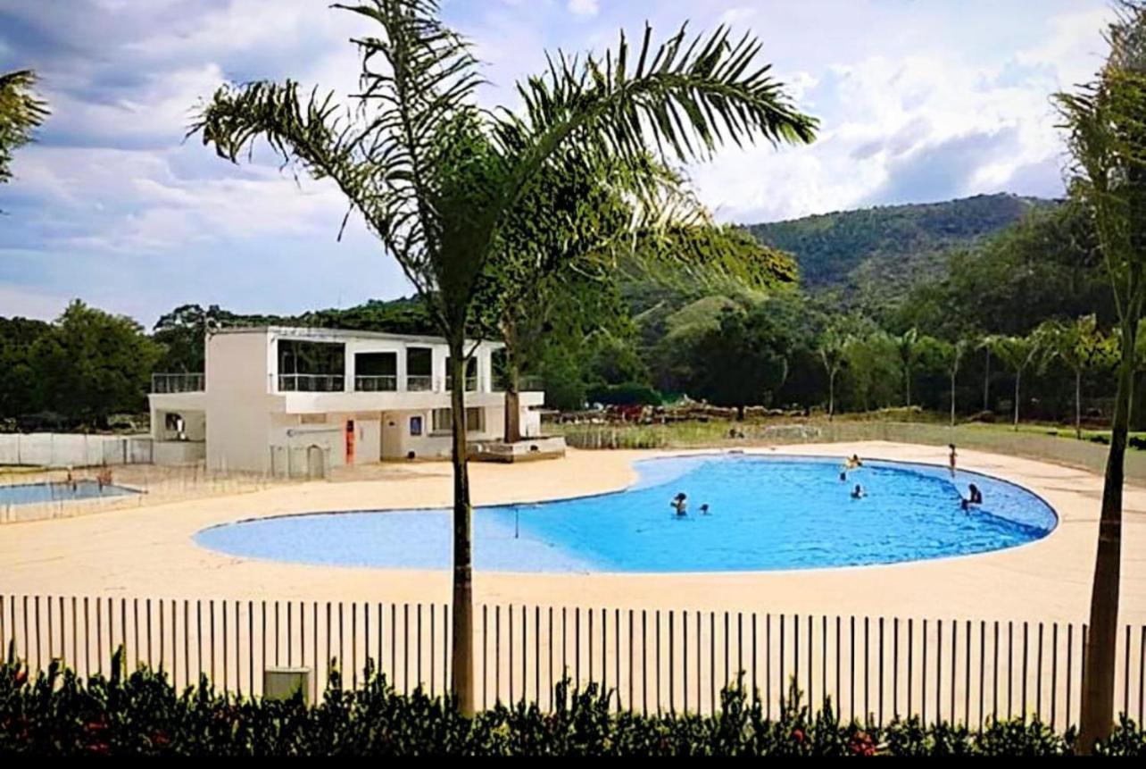 occidente colonial santa fe de Antioquia tipo resort Aparta sol tobogán kanaloa parque acuático