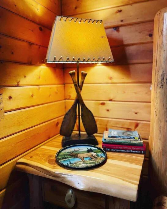 3 Bedroom log cabin with hot tub at Bear Mountain view 4