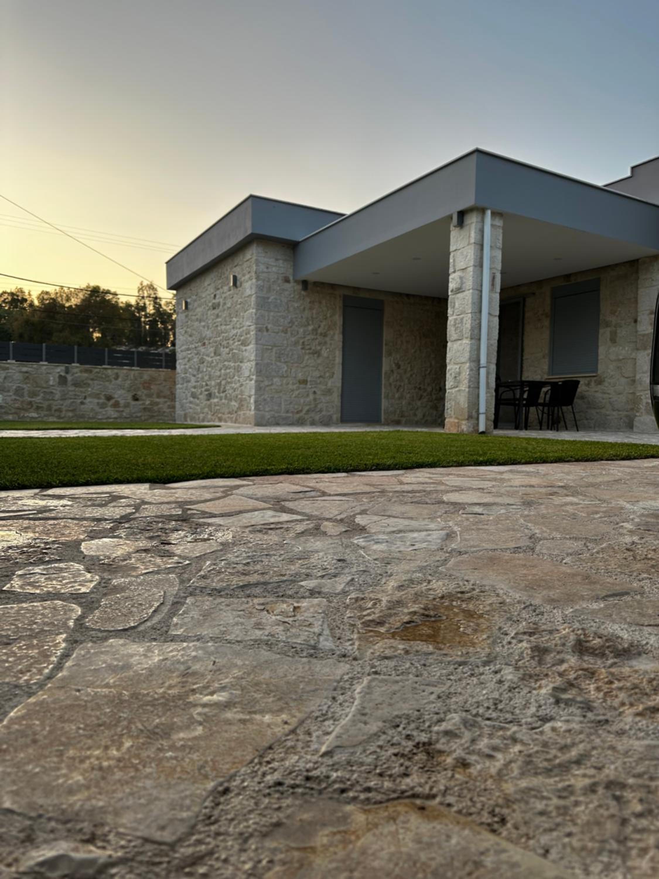 AG Stone Home - Idyllic Beachside Villa in Isthmia