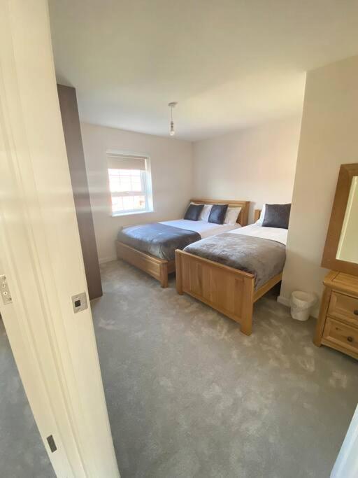 Agase Way - Stylish 4 Bed Home view 2