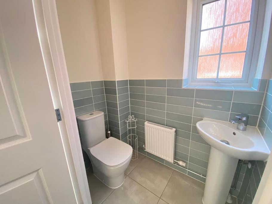 Agase Way - Stylish 4 Bed Home view 3