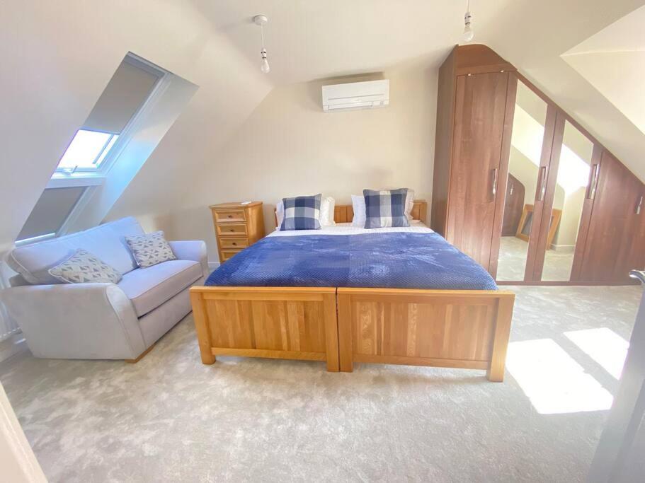Agase Way - Stylish 4 Bed Home view 4
