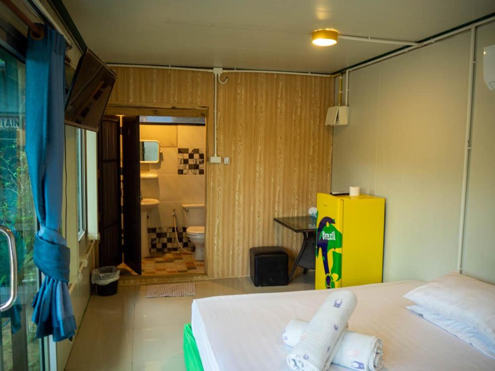 Beach Box Resort at Rimlay Rayong view 5