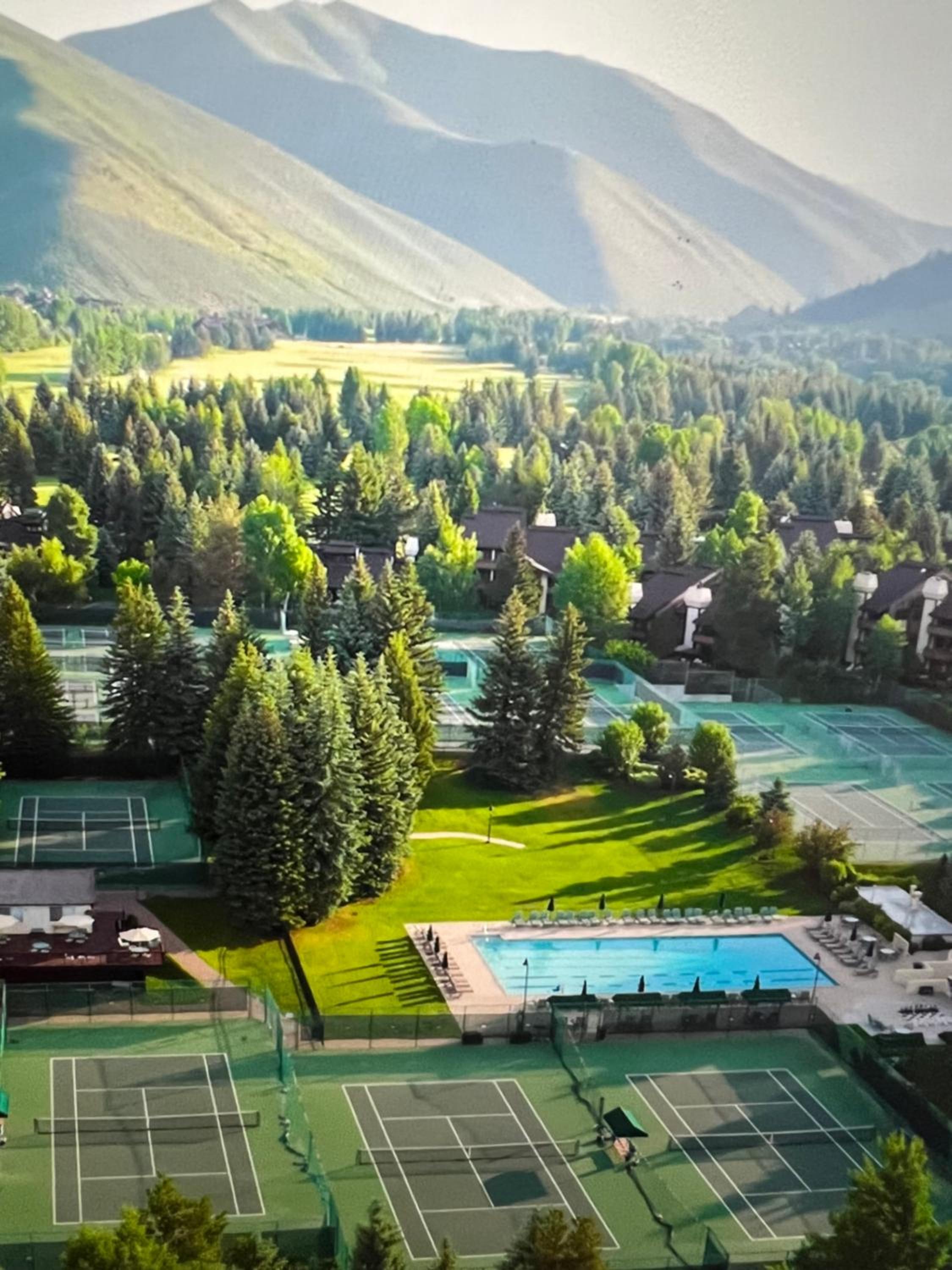 SV Wildflower Condo 3 Bed 3 Bath w SV INN pool access- No PETS! - Property Image 6