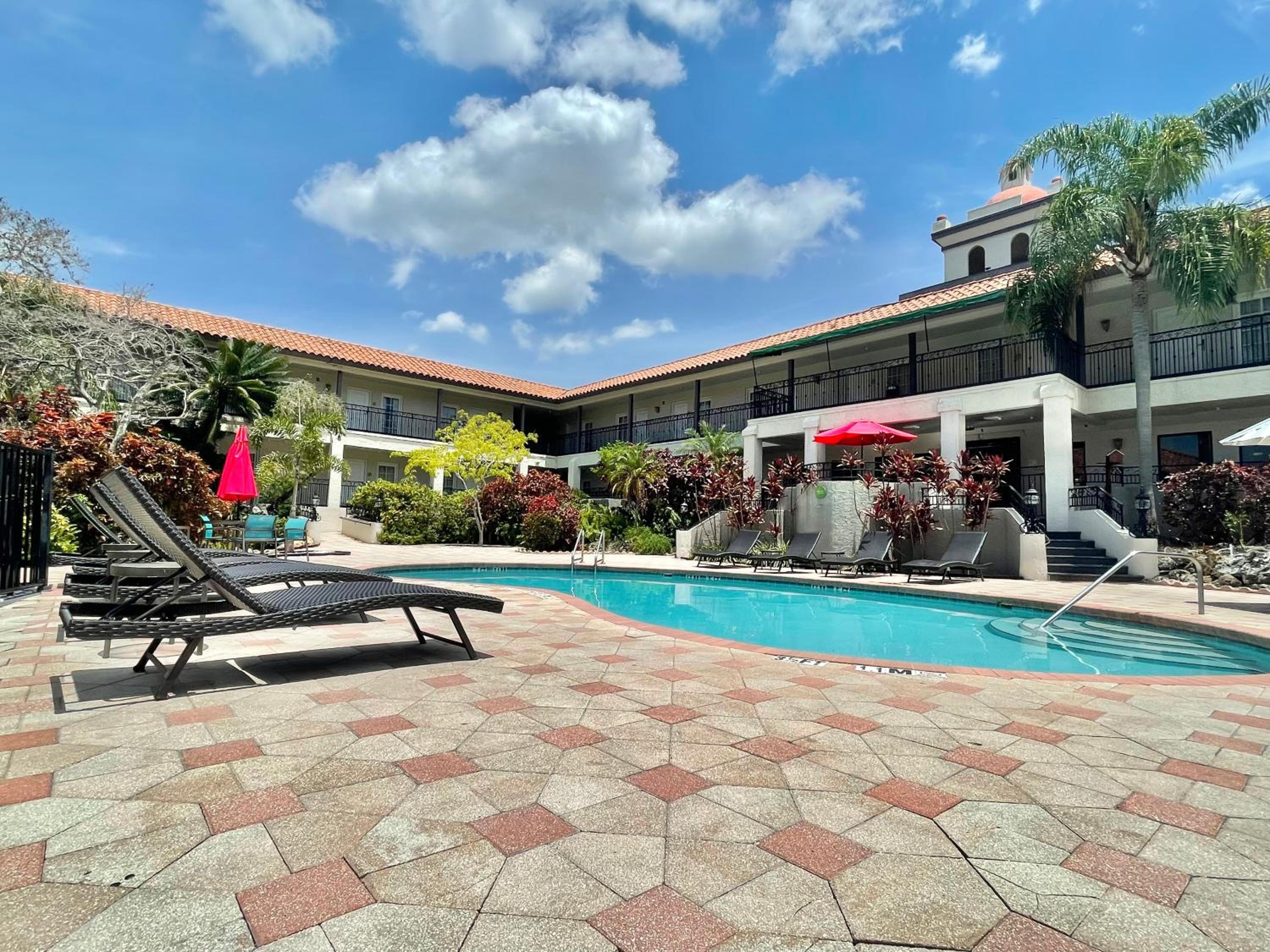 Red Roof Inn PLUS & Suites Tampa - Busch Gardens, Photo 18