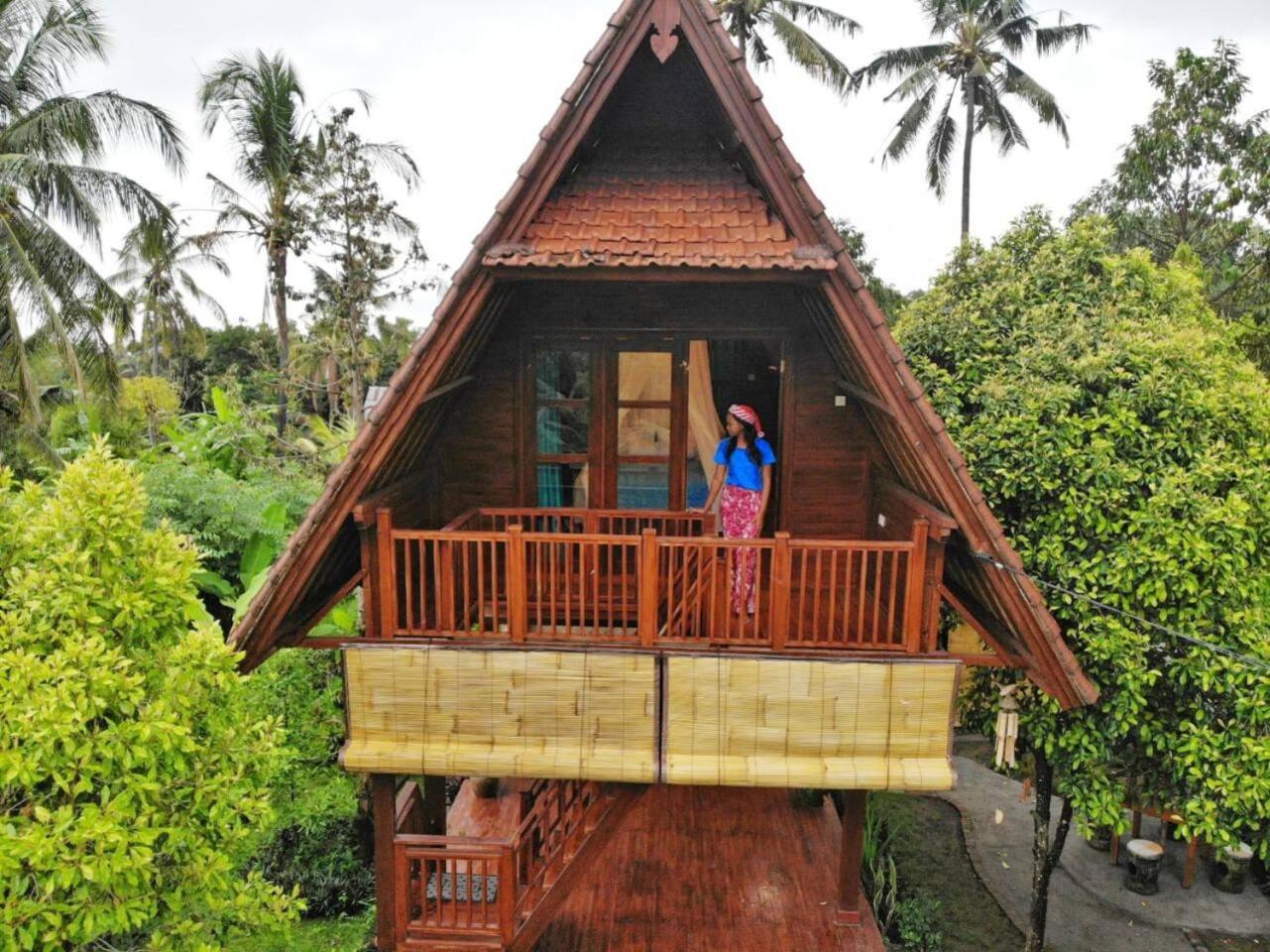 triangle cottage bali