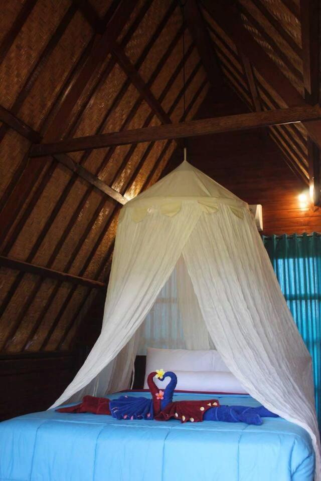 triangle cottage bali