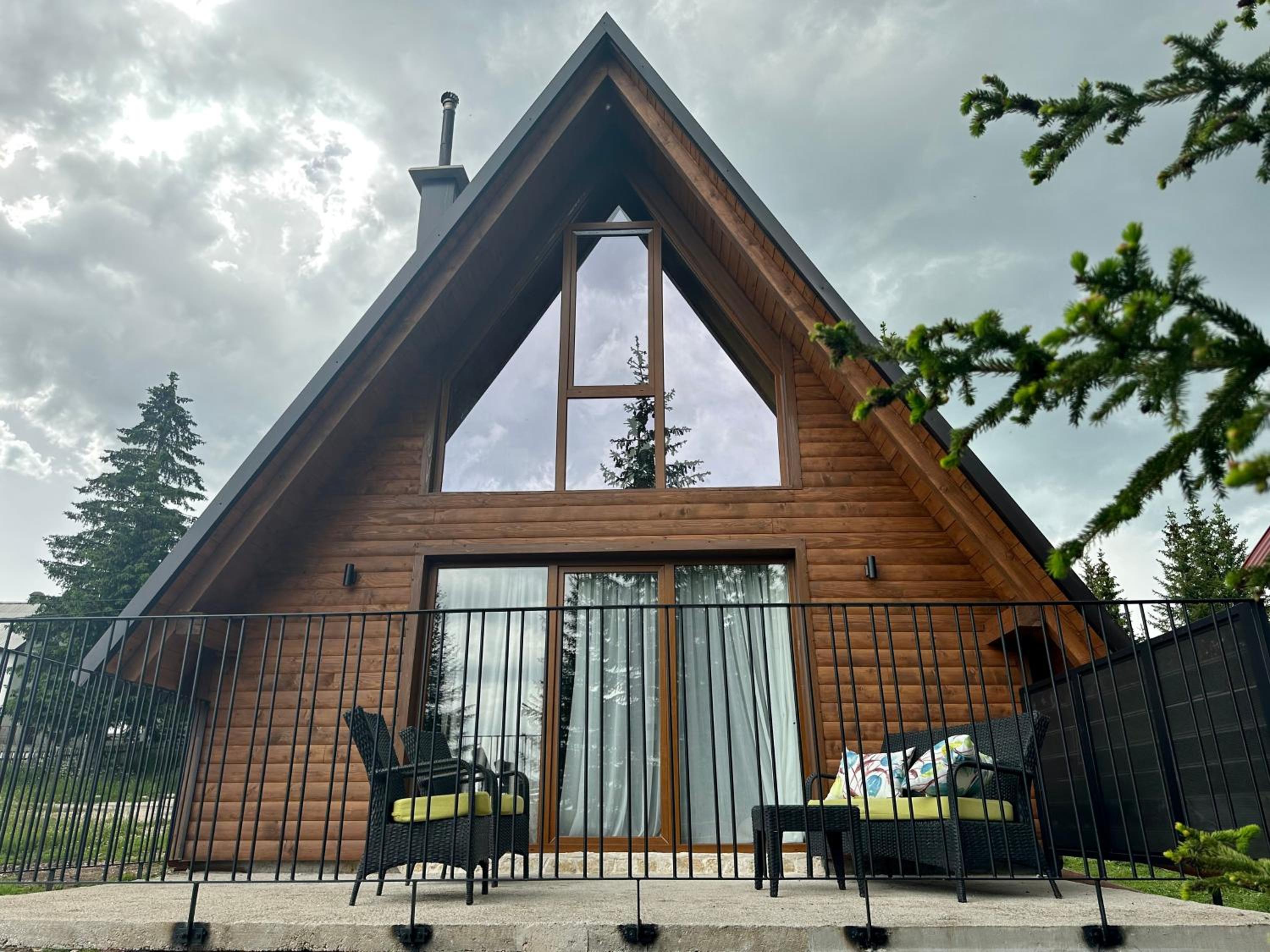 Wonderwood - cabin 1 view 4