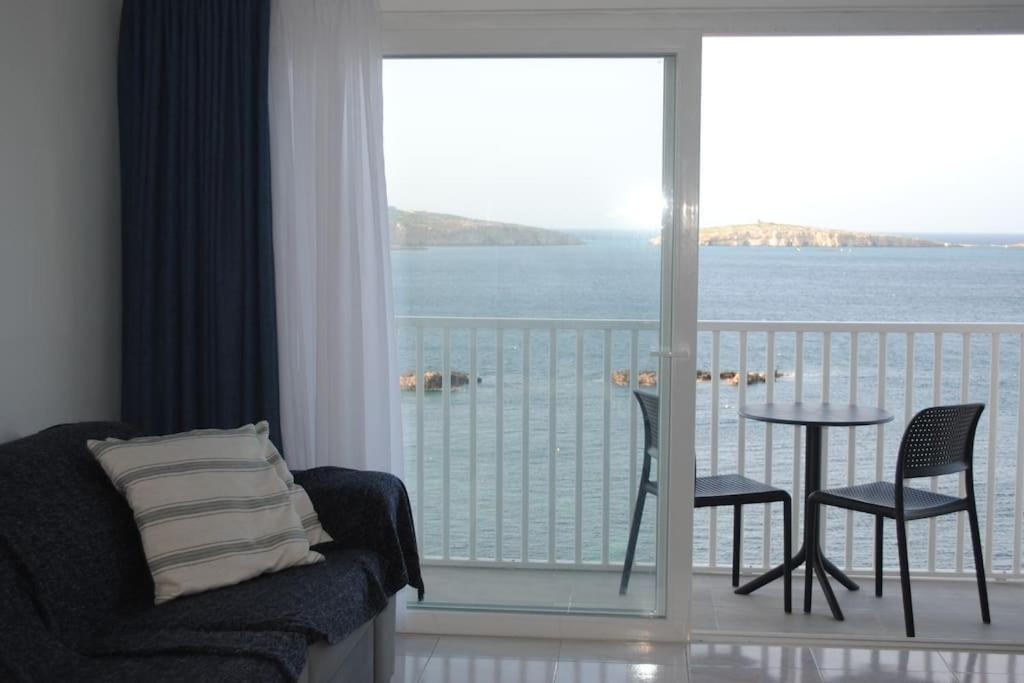Seafront Apartment photo 2