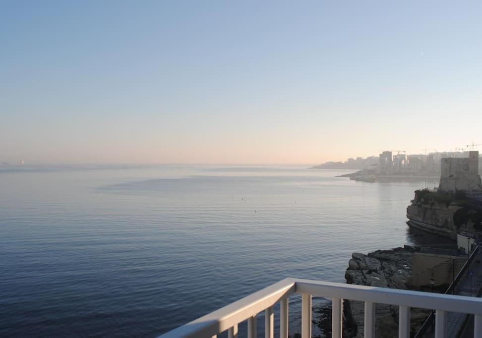 Seafront Apartment photo 3
