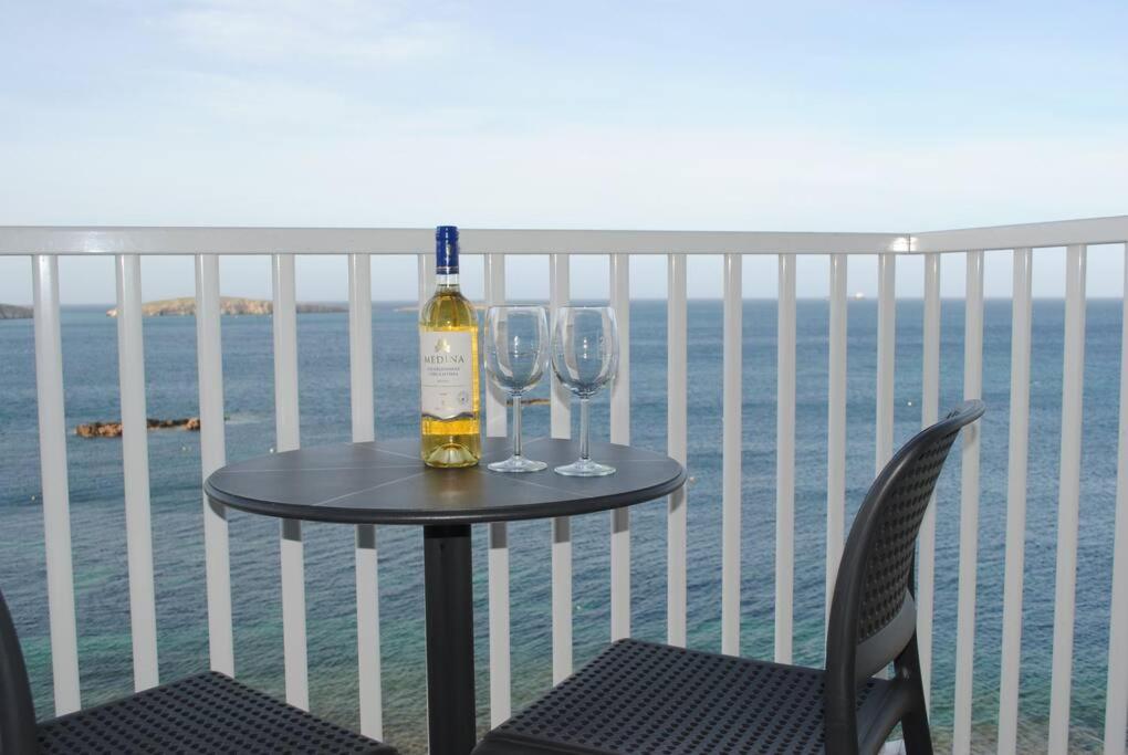 Seafront Apartment photo 4