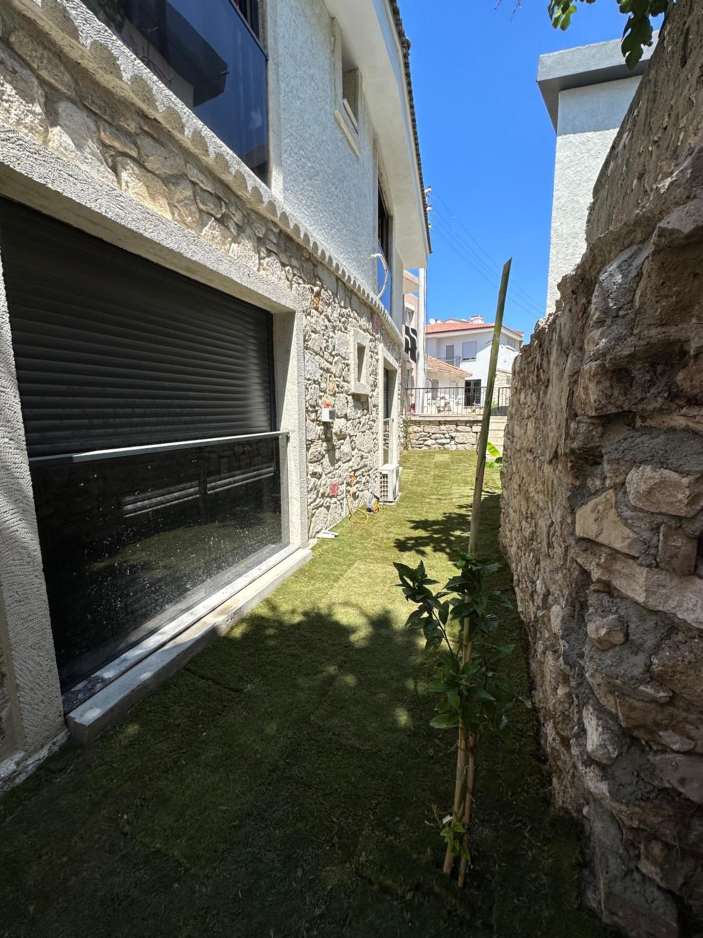 Corner of Paradise House view 5