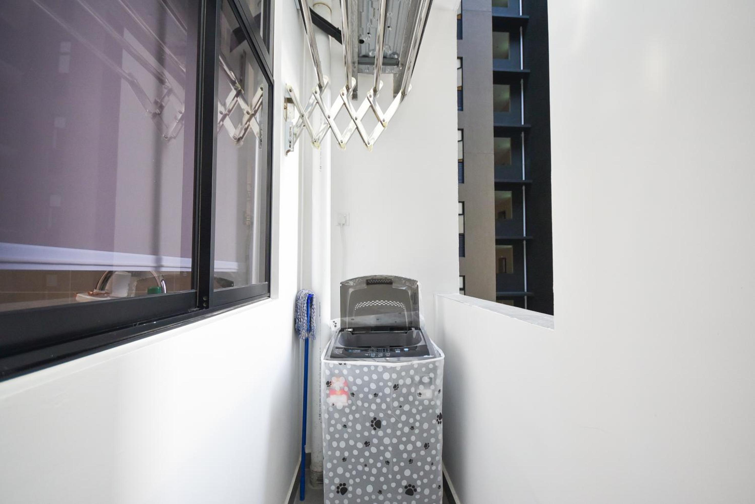 Twin Tower Residence by Nest Home【5 mins walk to CIQ】