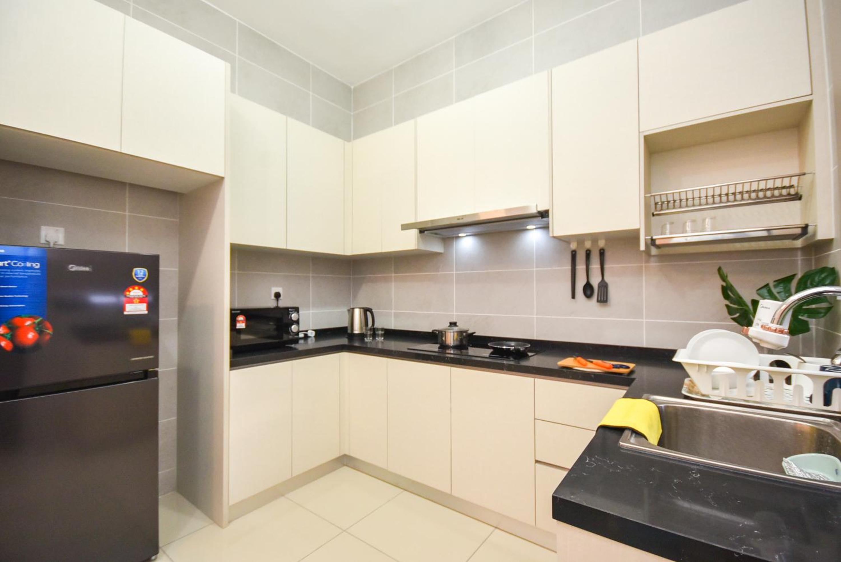 Twin Tower Residence by Nest Home【5 mins walk to CIQ】