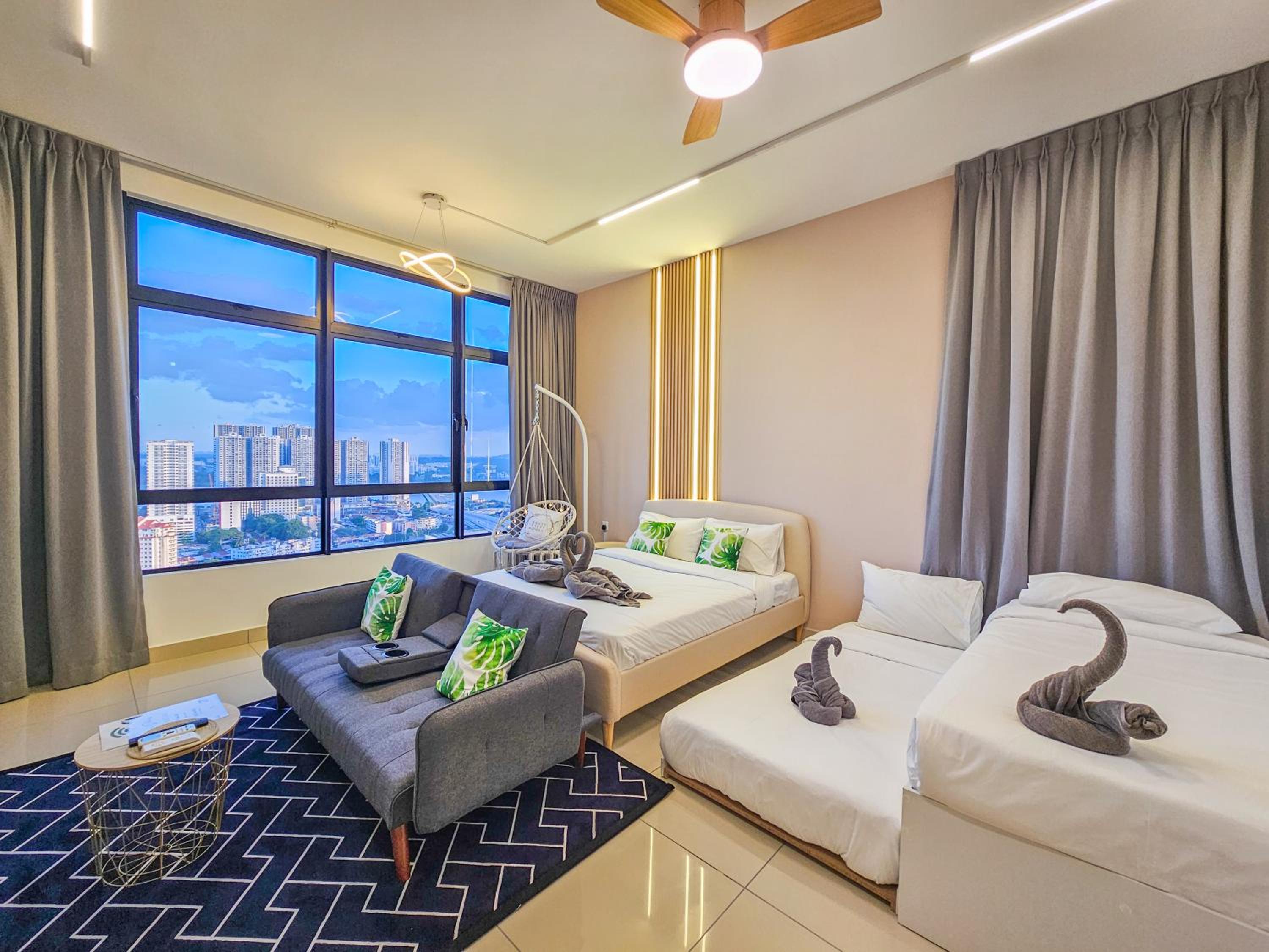 Twin Tower Residence by Nest Home【5 mins walk to CIQ】