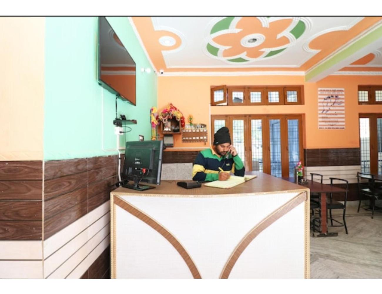 Hotel Kanak Palace, Barkot