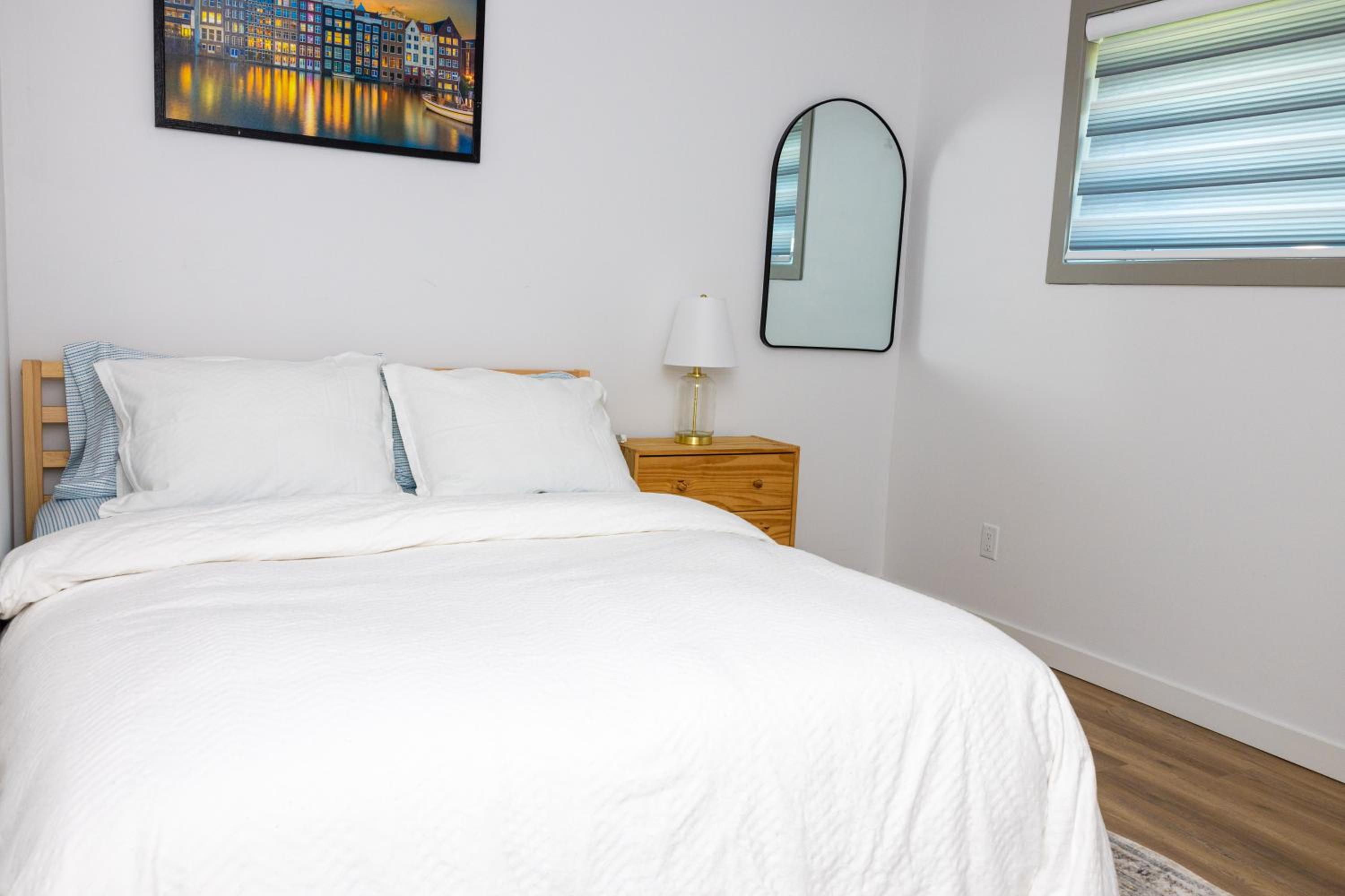 Leduc Vacations - Cozy 2BR Guest Suite in Leduc 12 Mins to YEG - Property Image 12