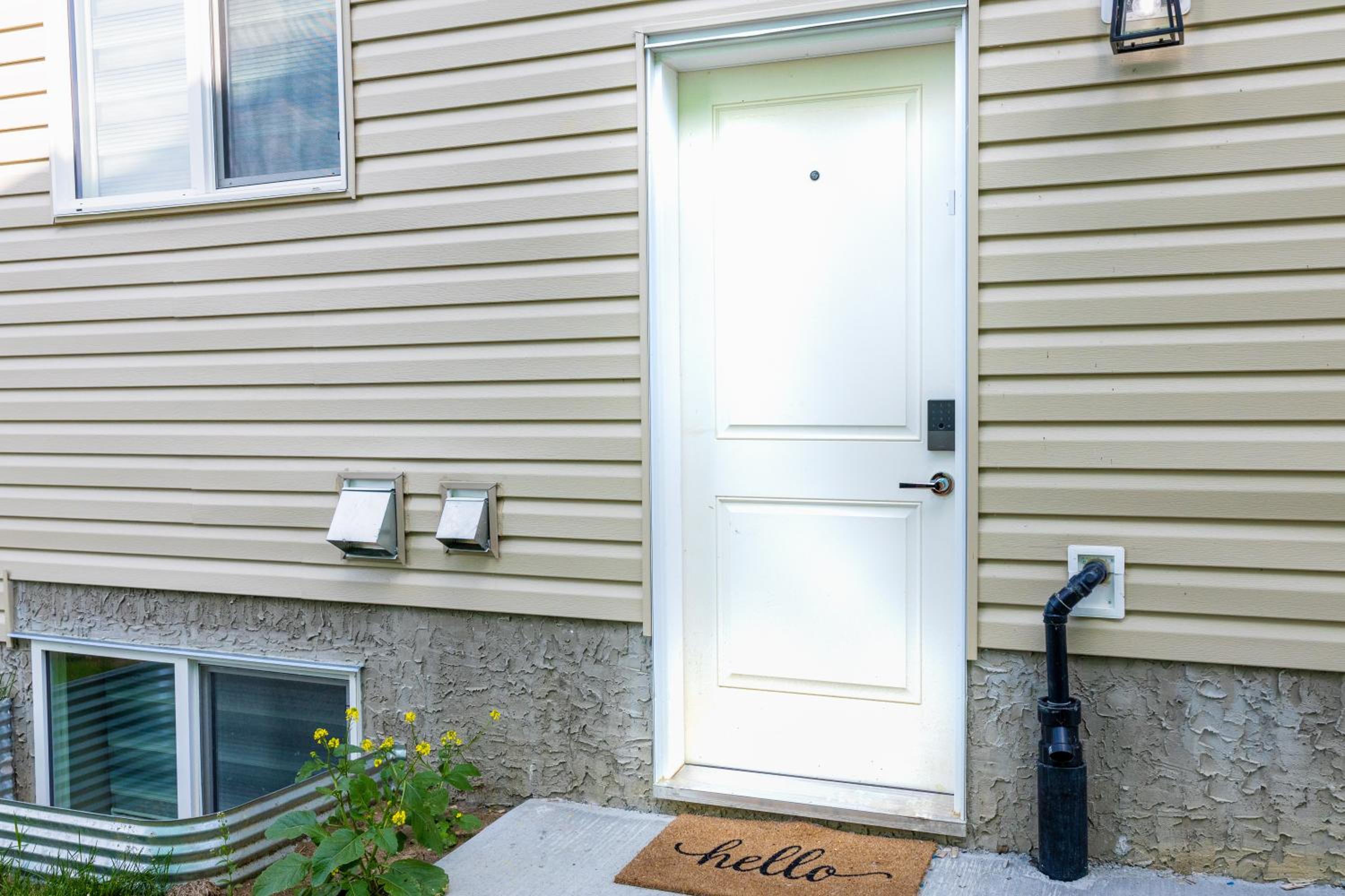 Leduc Vacations - Cozy 2BR Guest Suite in Leduc 12 Mins to YEG - Property Image 3