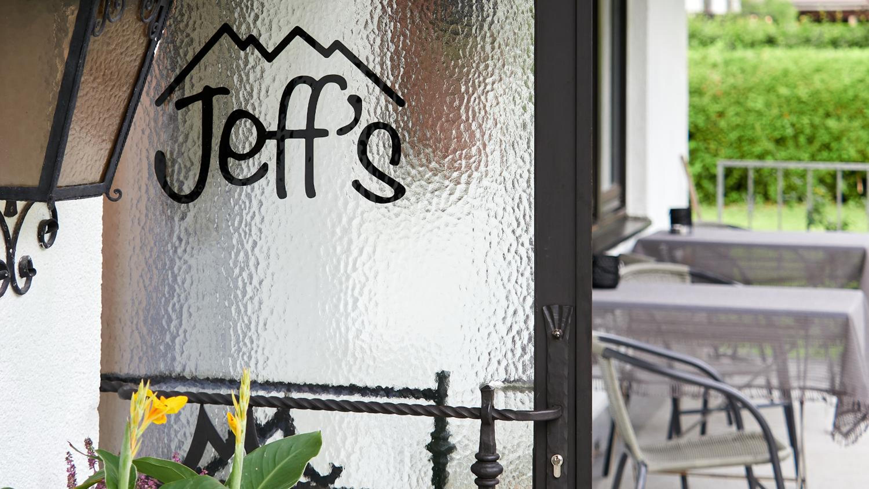 Jeff's - Rooms with a mountain view