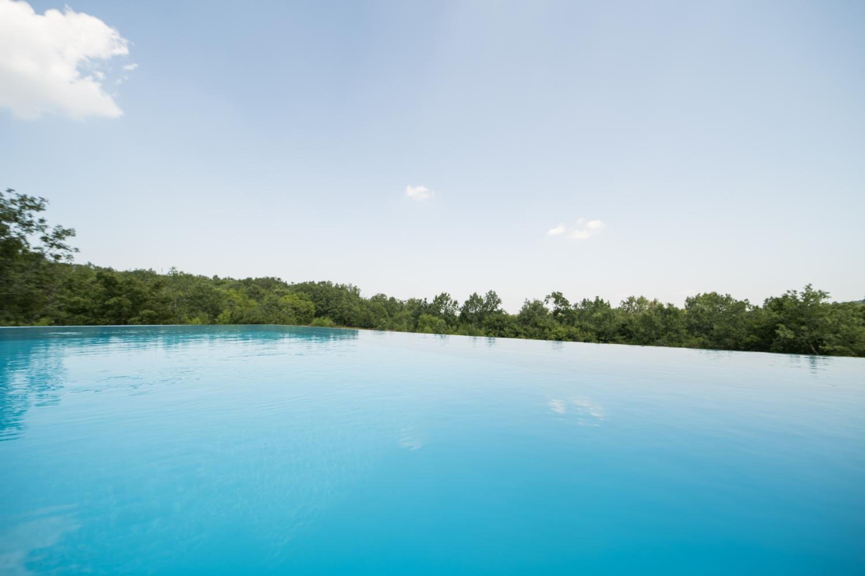 Villa Krug with 3 br and a pool immersed in nature near Buje