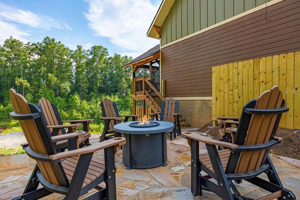 Brandon`s Mountain Retreat chalet view 5
