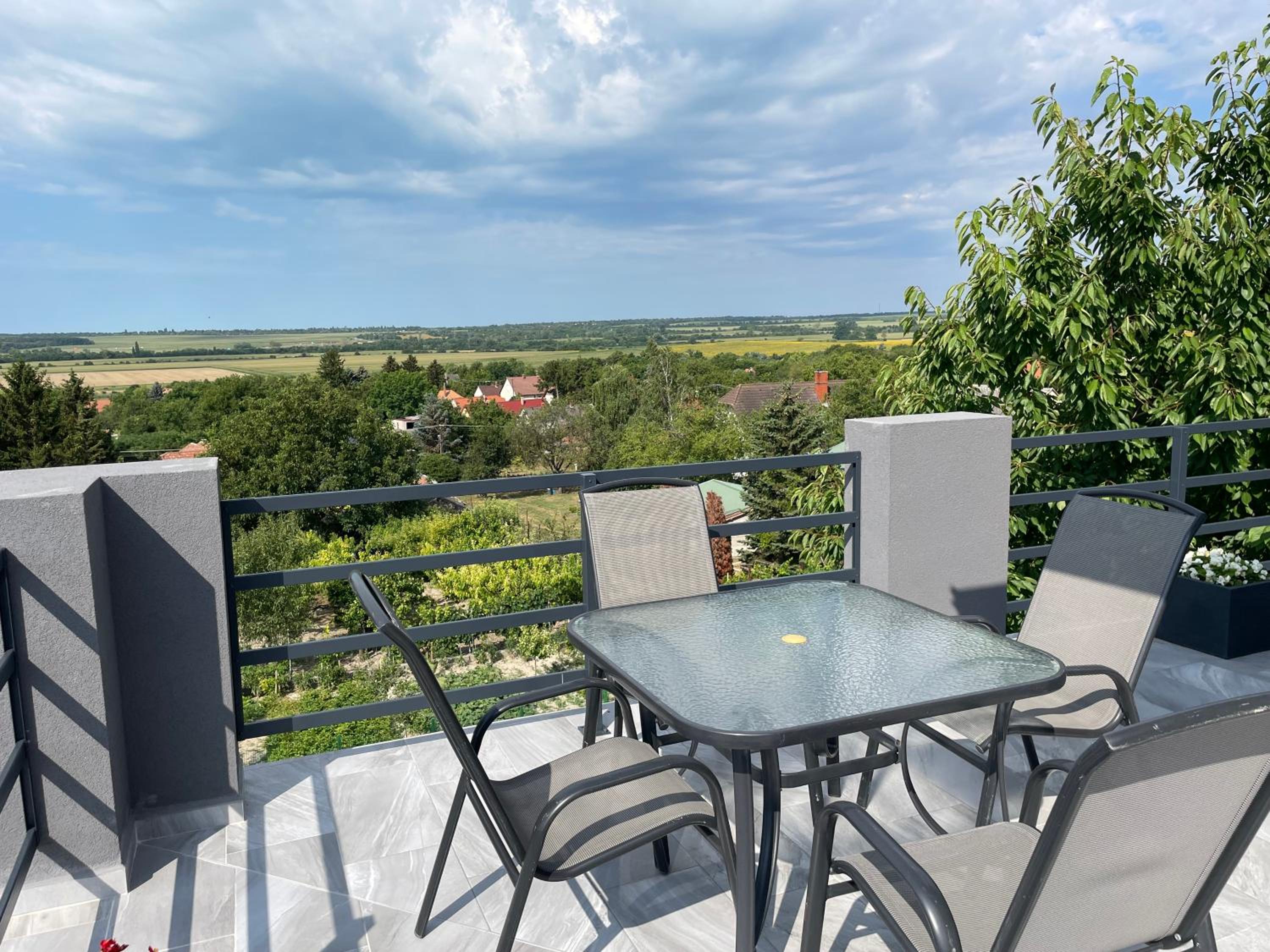 Szépkilátás Apartman Balatonfőkajár