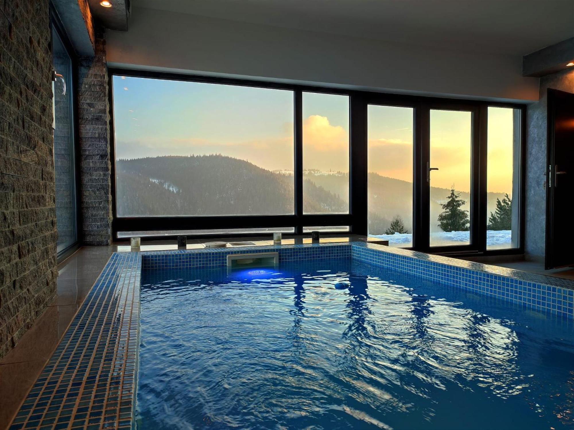 Infinity Cabin
