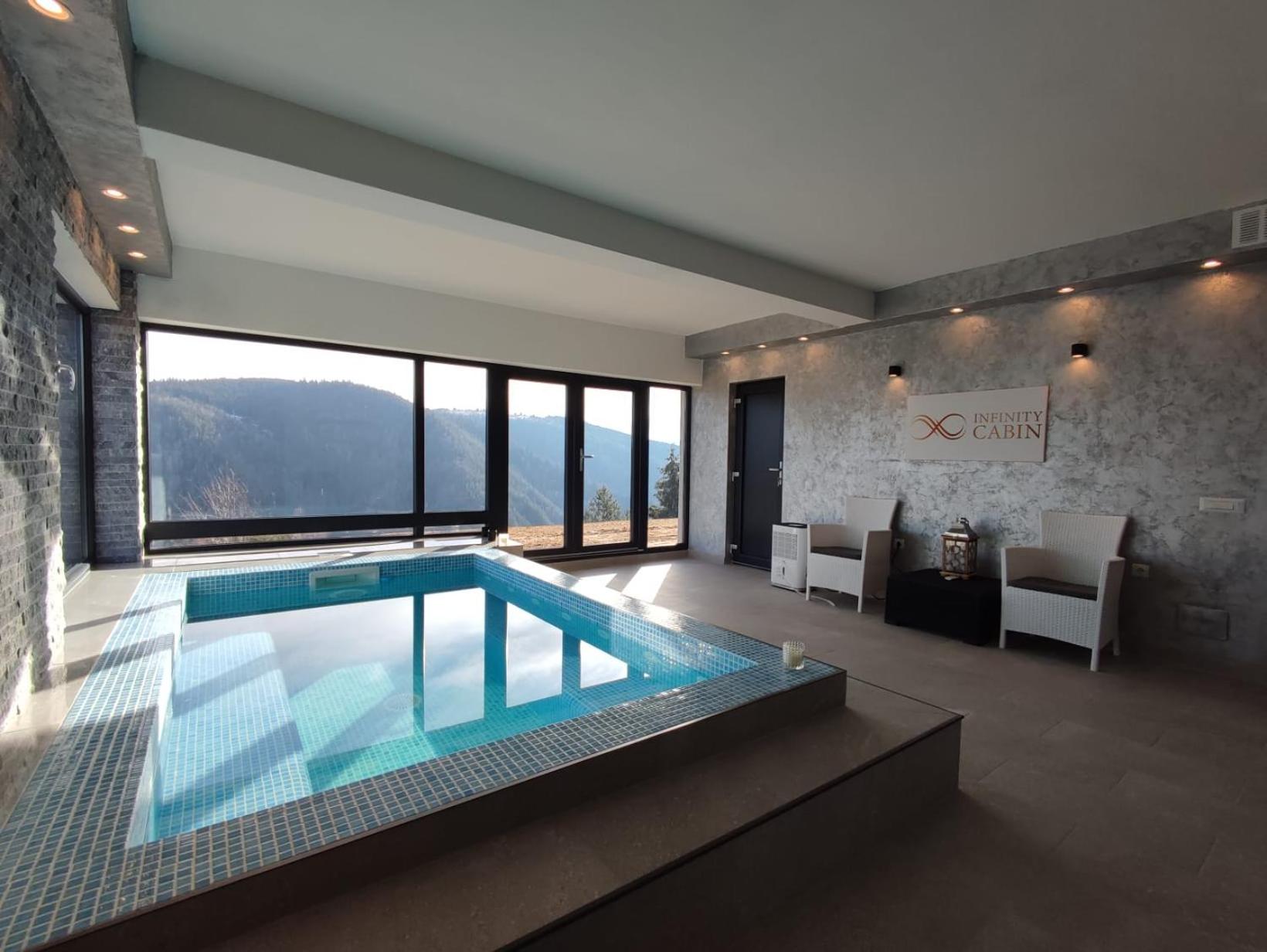Infinity Cabin