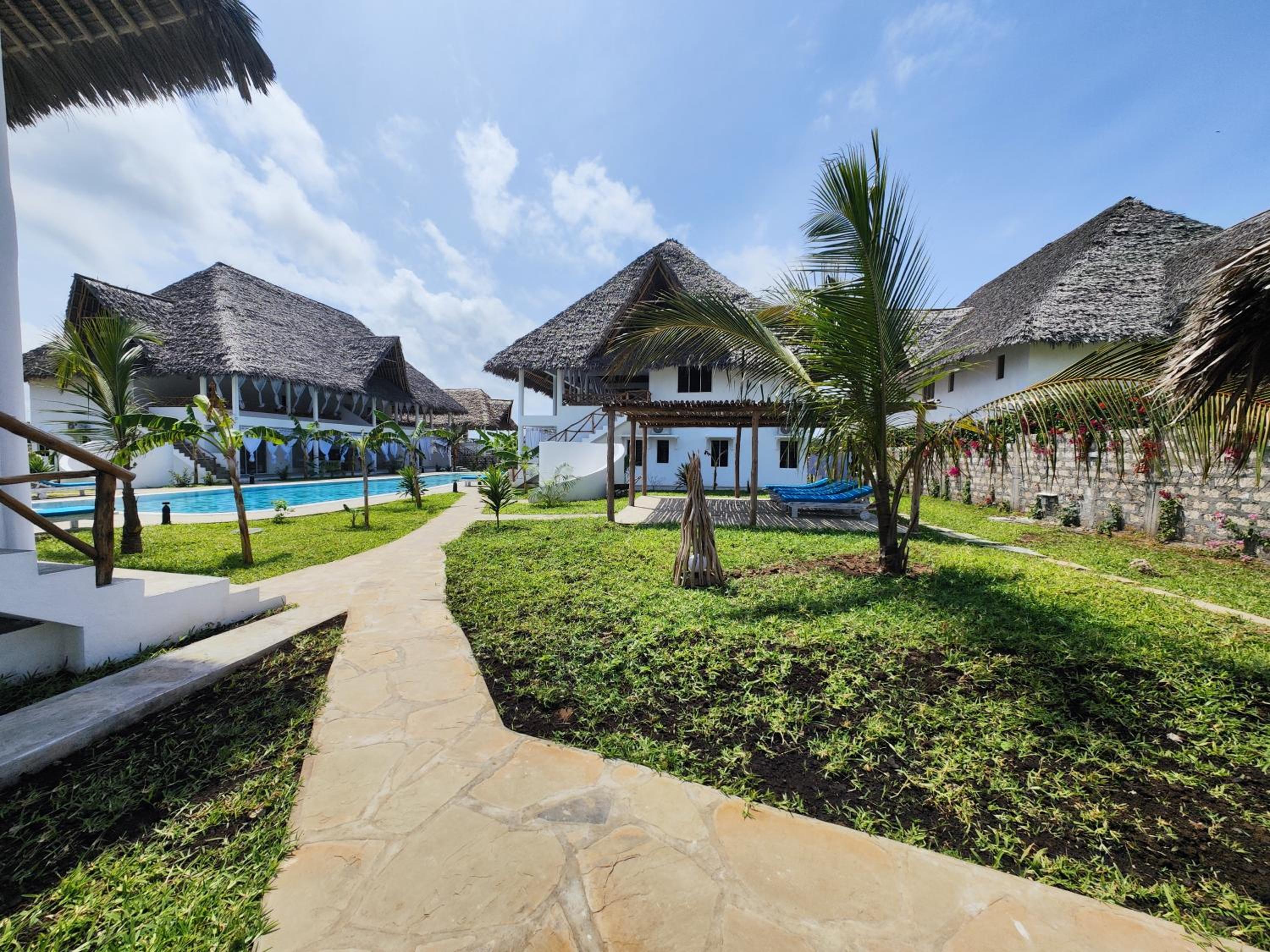 RiccArDella House Rafiki Tamu